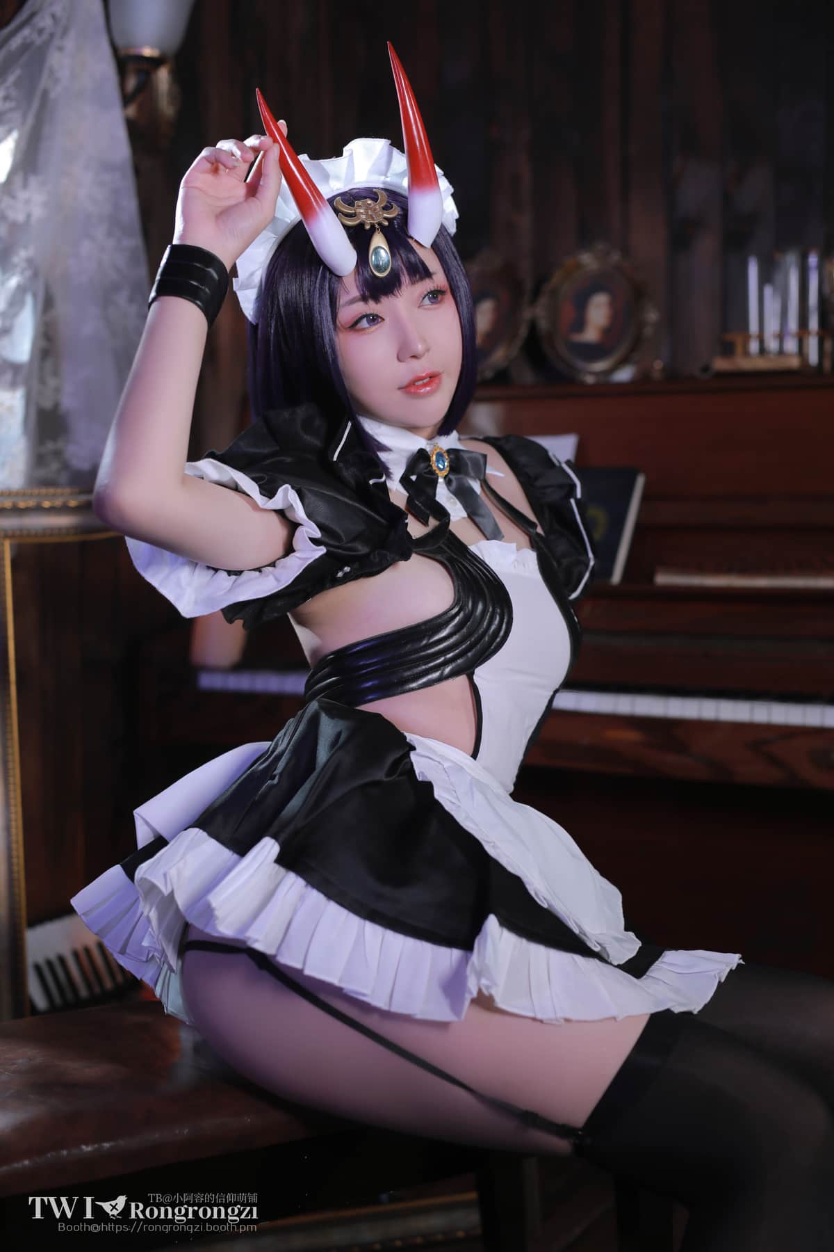 小容仔咕咕咕w 最新写真合集 33套