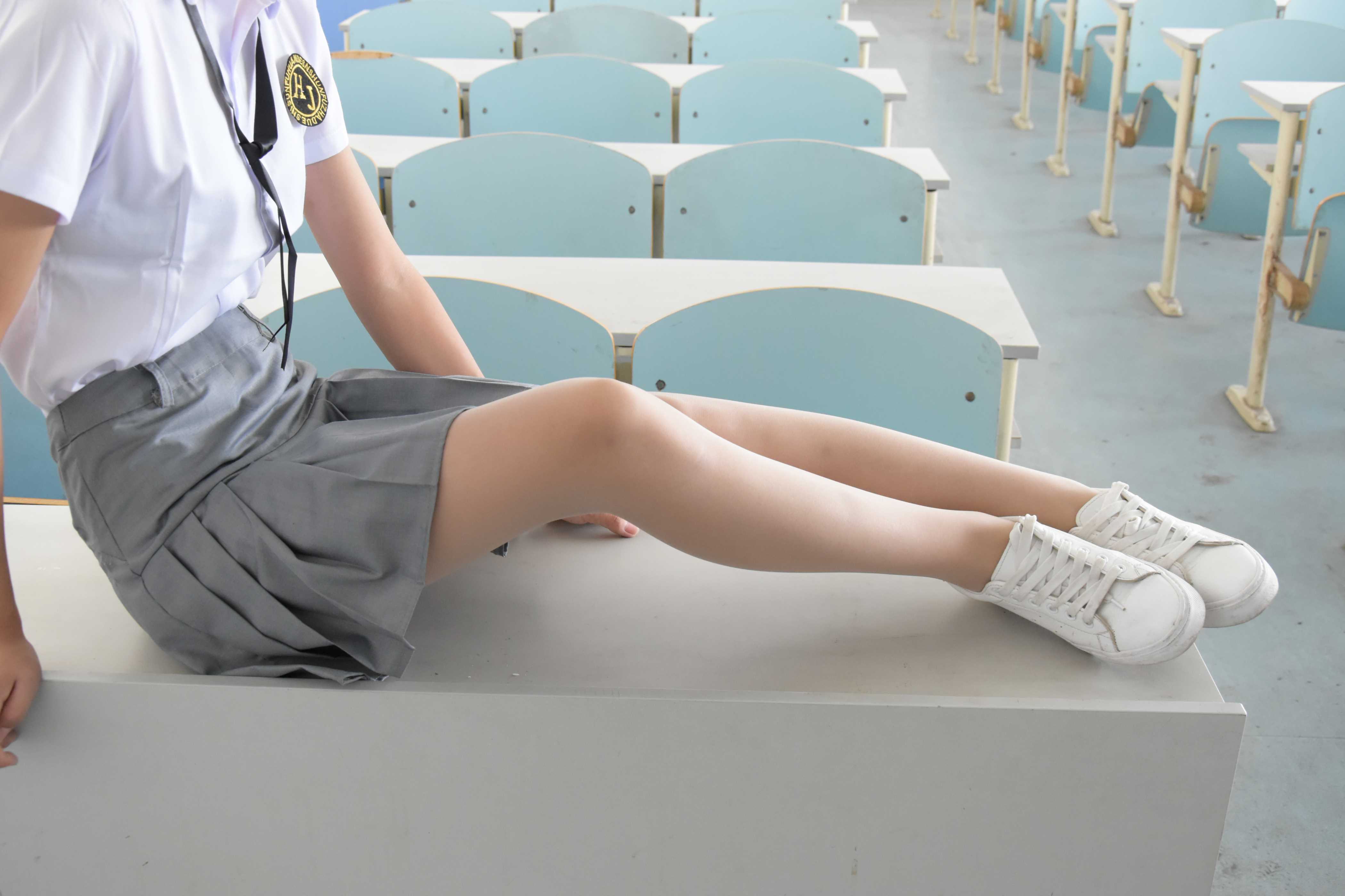 图片[3]-大生模拍 No.042 圆圆-教室小白鞋 [22P104MB]-COS写真在线网