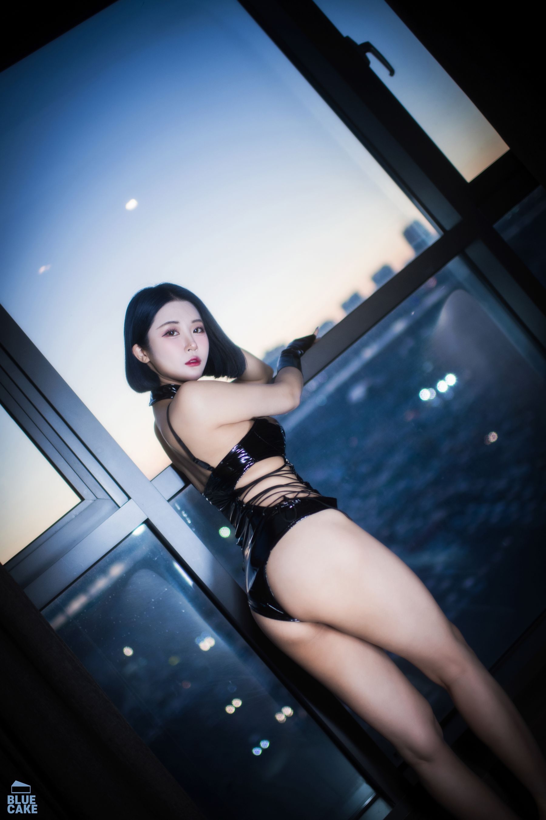 [BLUECAKE] Bomi – City of Night [76P] - 秀人网免费无水印在线套图写真