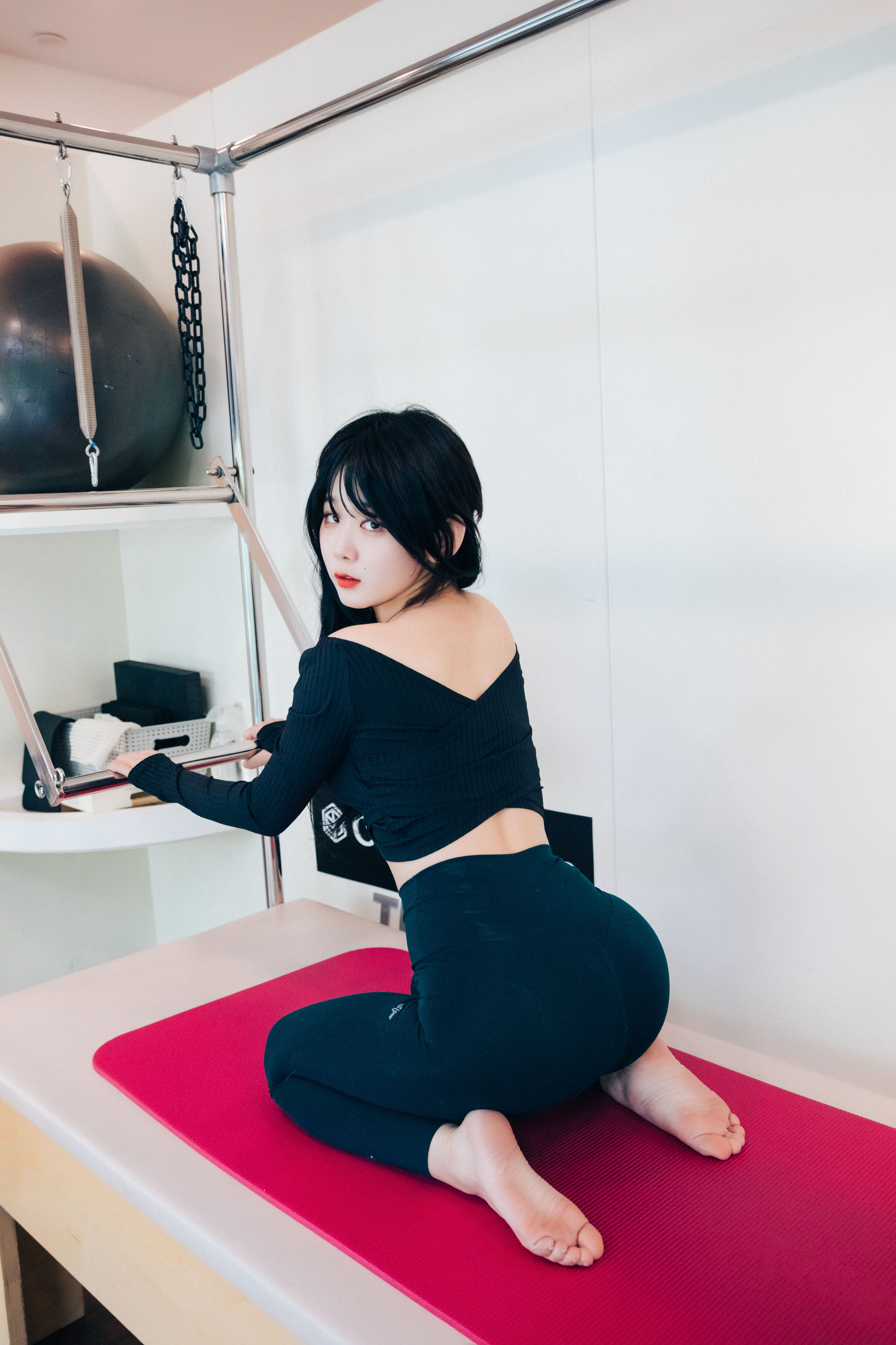 [LOOZY] Zia – Pilates instructor [109P] - 秀人网免费无水印在线套图写真