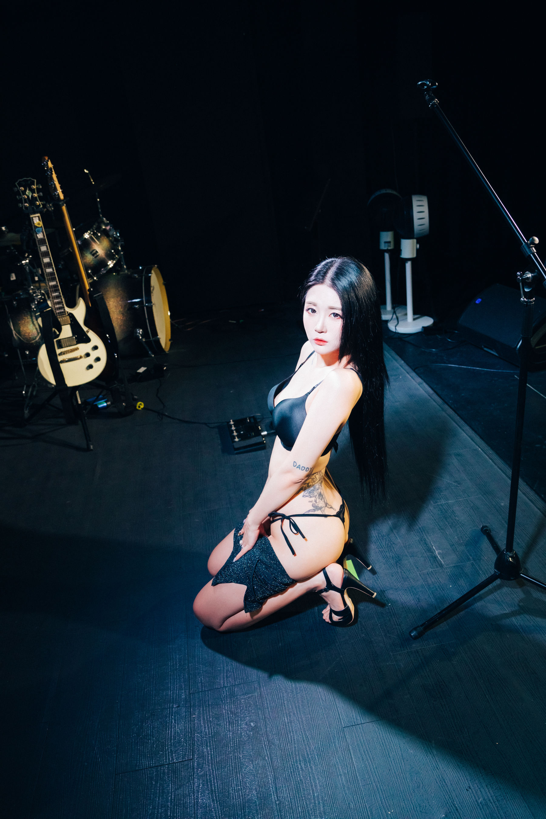 [LOOZY] Bomi – Covert stage [115P] - 秀人网免费无水印在线套图写真