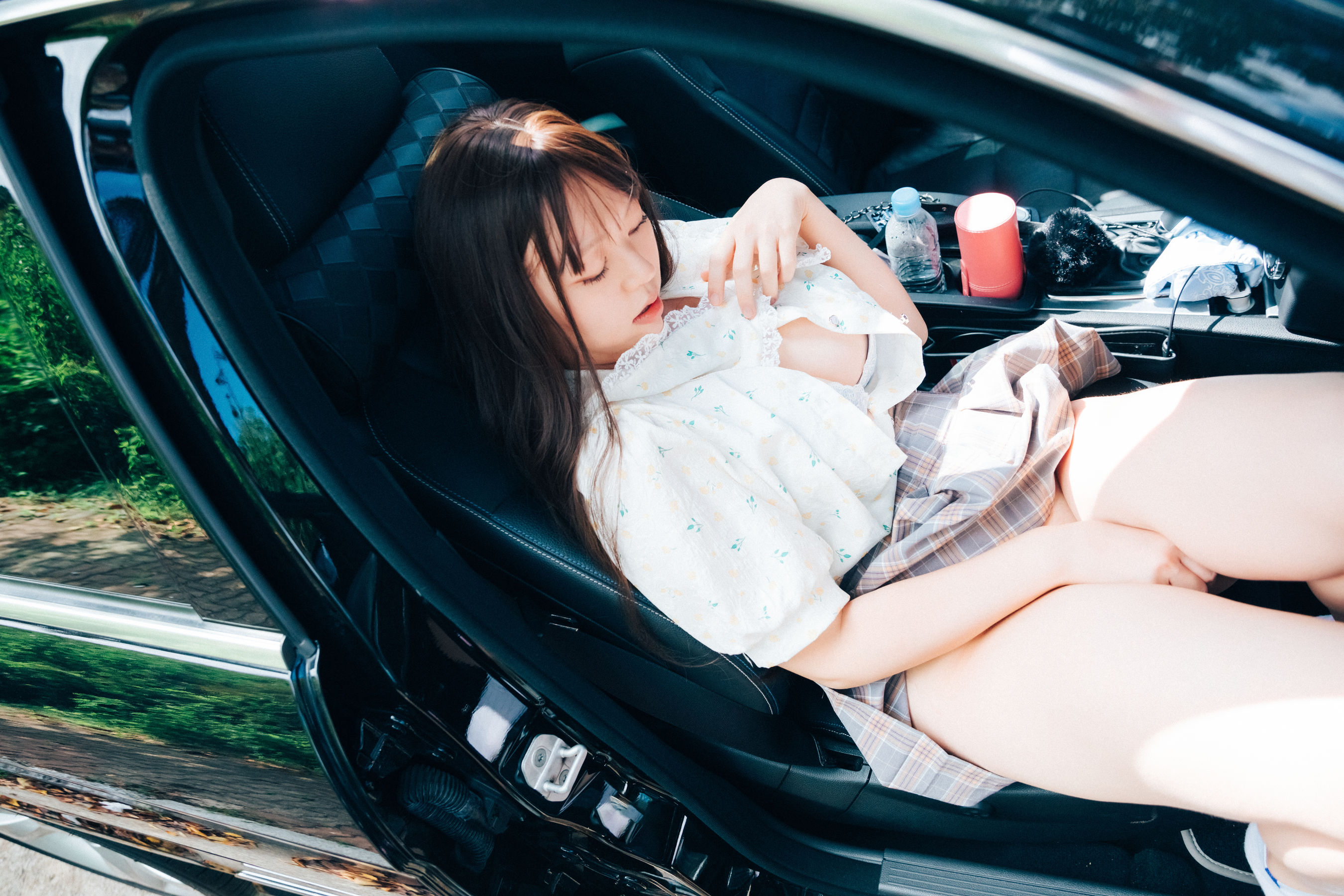 [LOOZY] Mozzi – Pee dog play [43P] - 秀人网免费无水印在线套图写真