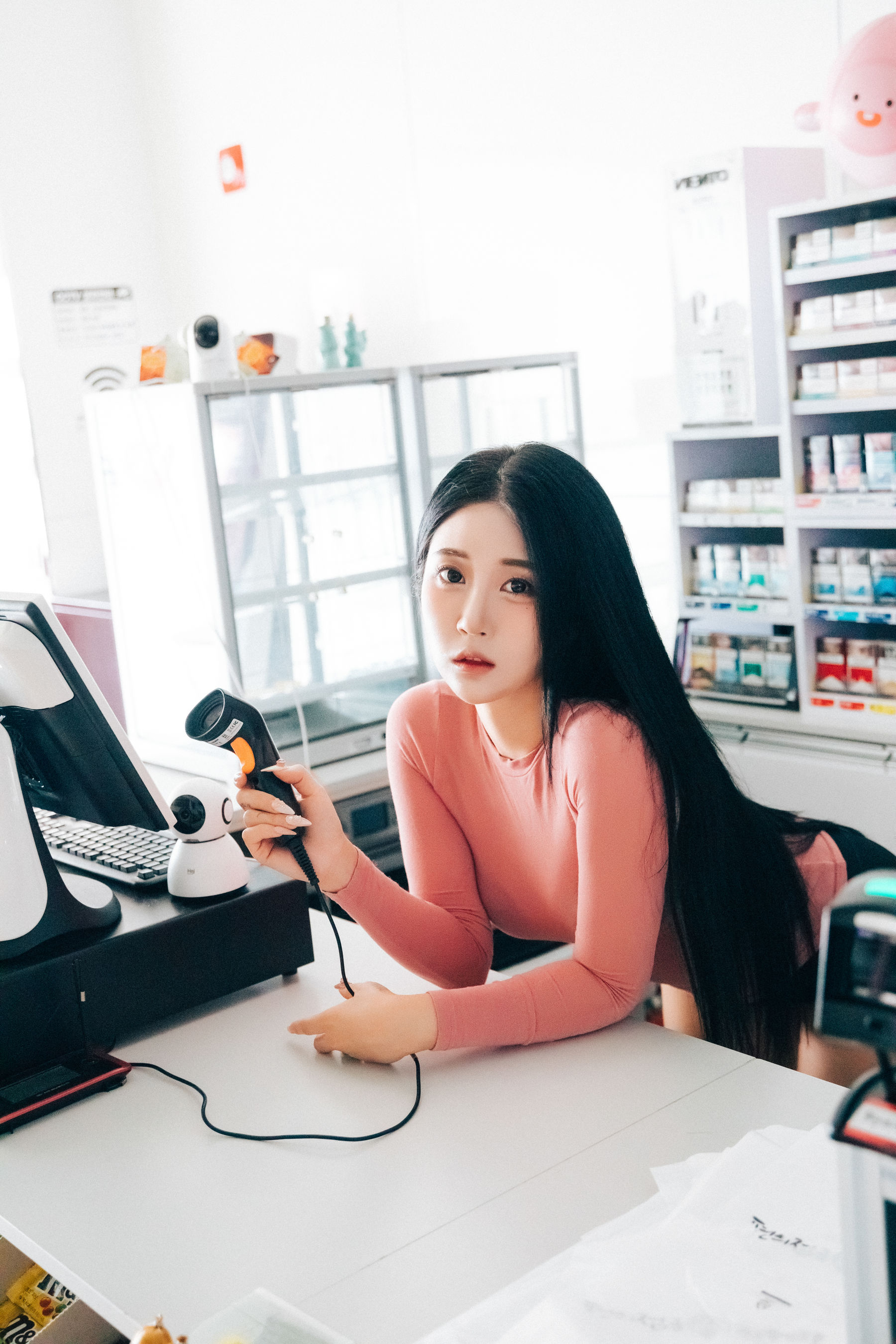 [LOOZY] Bomi – Part timer [124P] - 秀人网免费无水印在线套图写真