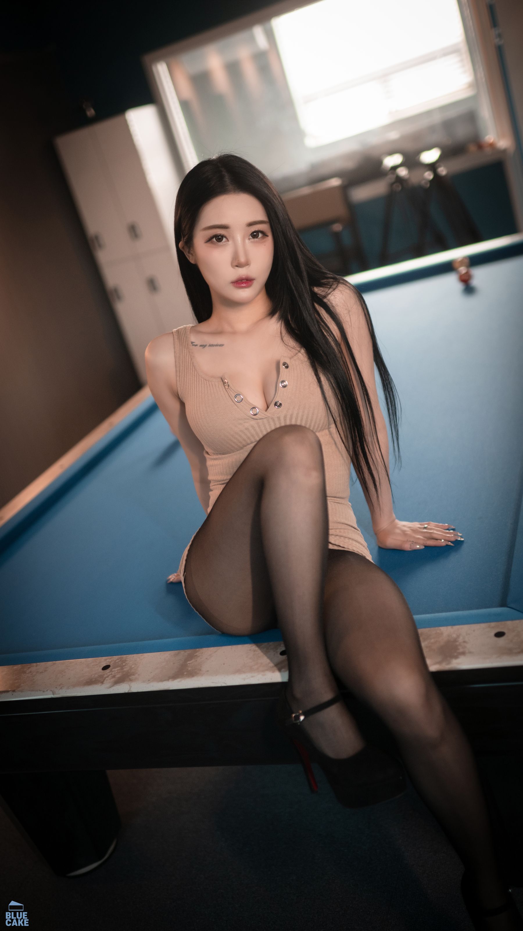 [BLUECAKE] Bomi – Secret Billiard Room Red [143P] - 秀人网免费无水印在线套图写真
