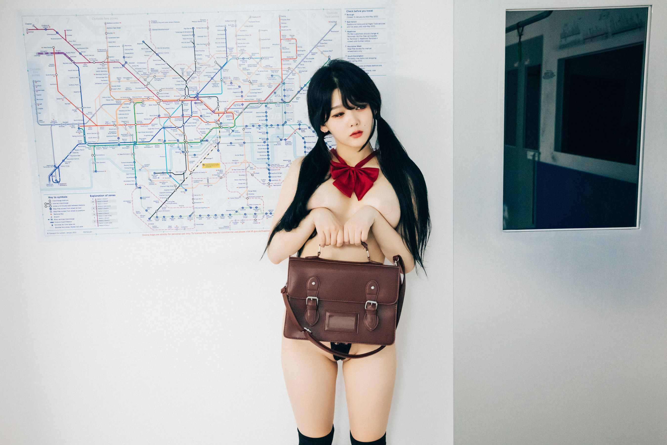 [LOOZY] Zia – Subway [102P] - 秀人网免费无水印在线套图写真