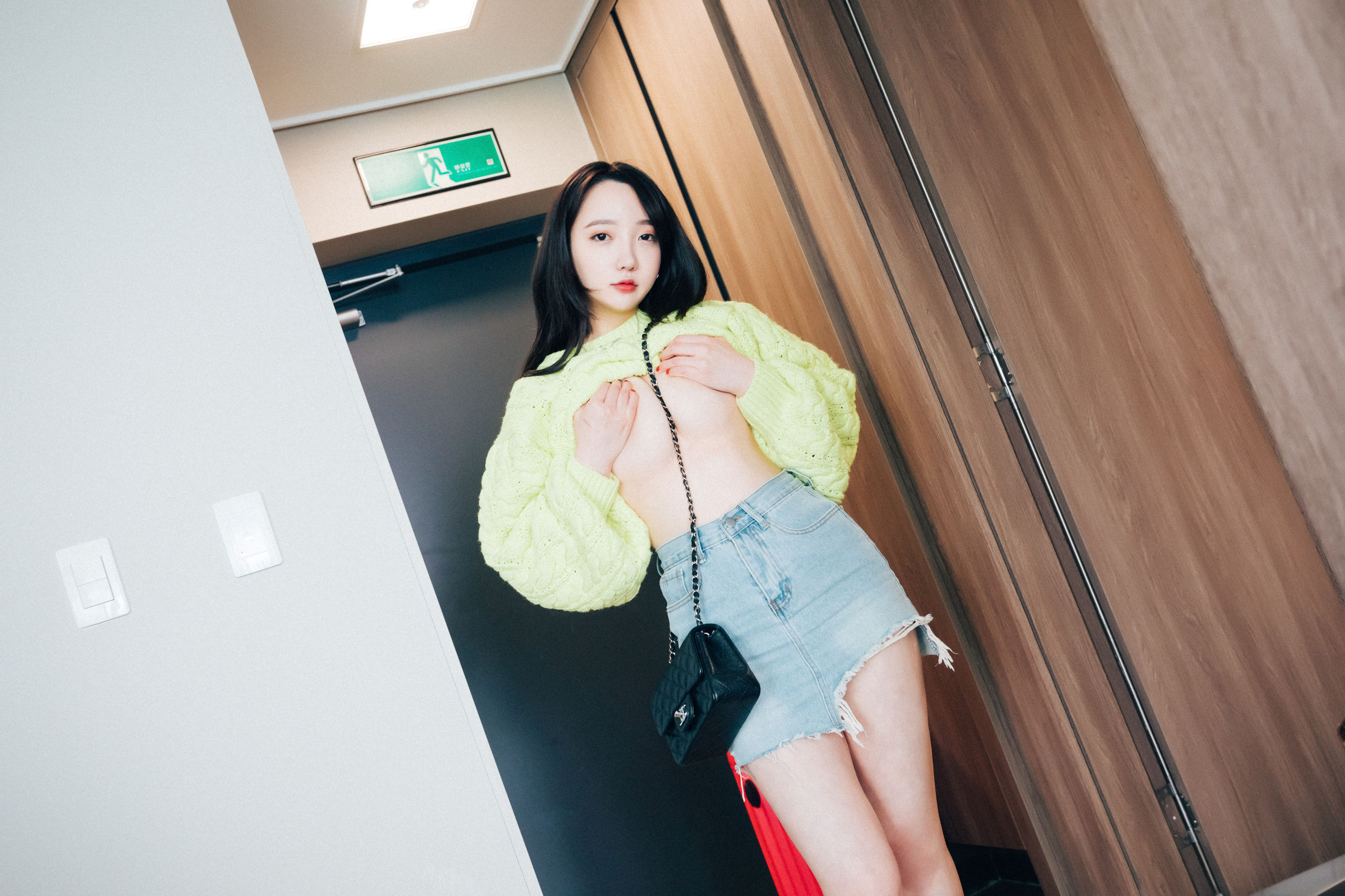 [LOOZY] Yeeun – Travel Partner Gwangalli [72P] - 秀人网免费无水印在线套图写真