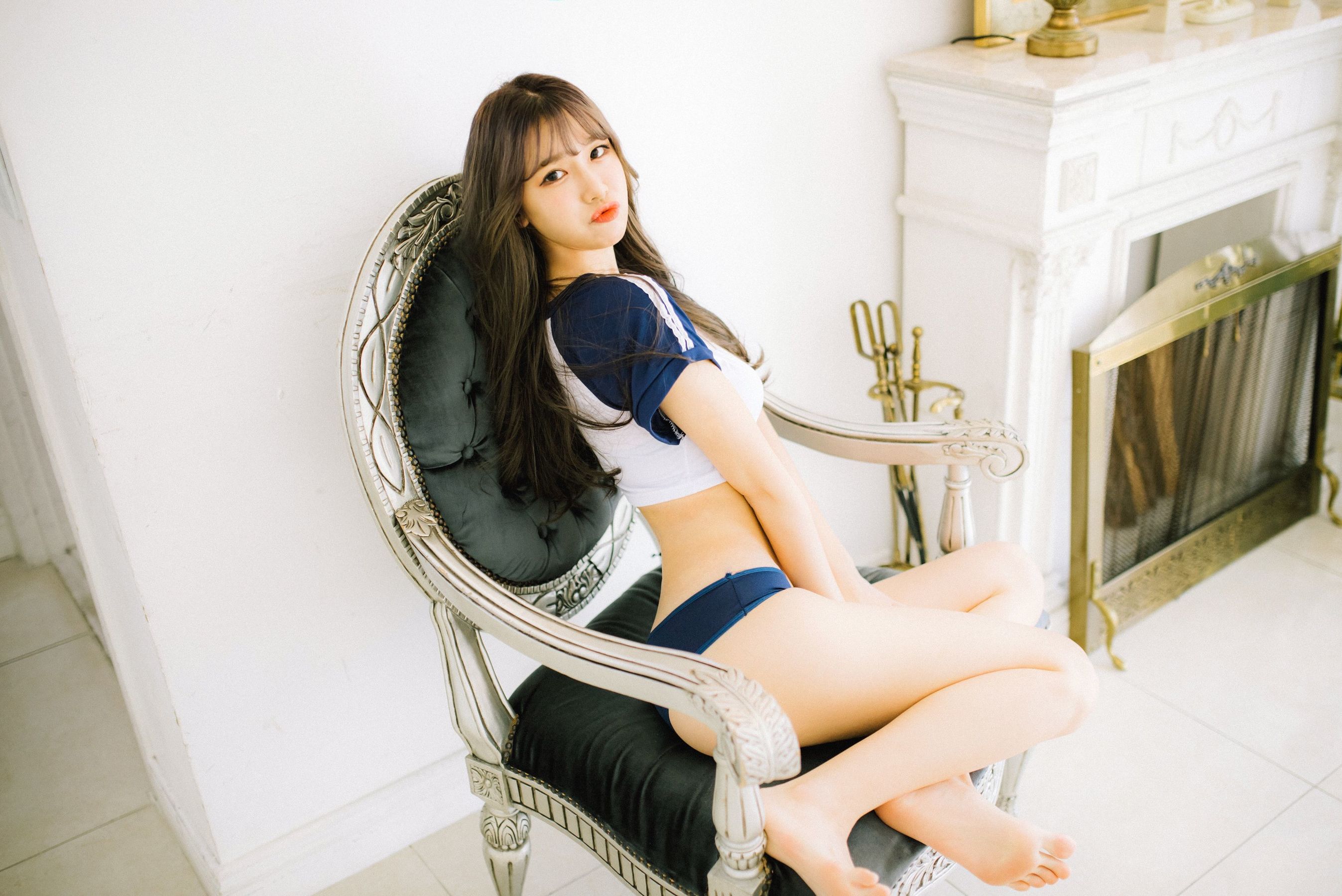 [Moon Night Snap] – Ahrin《The present》 [100P] - 秀人网免费无水印在线套图写真