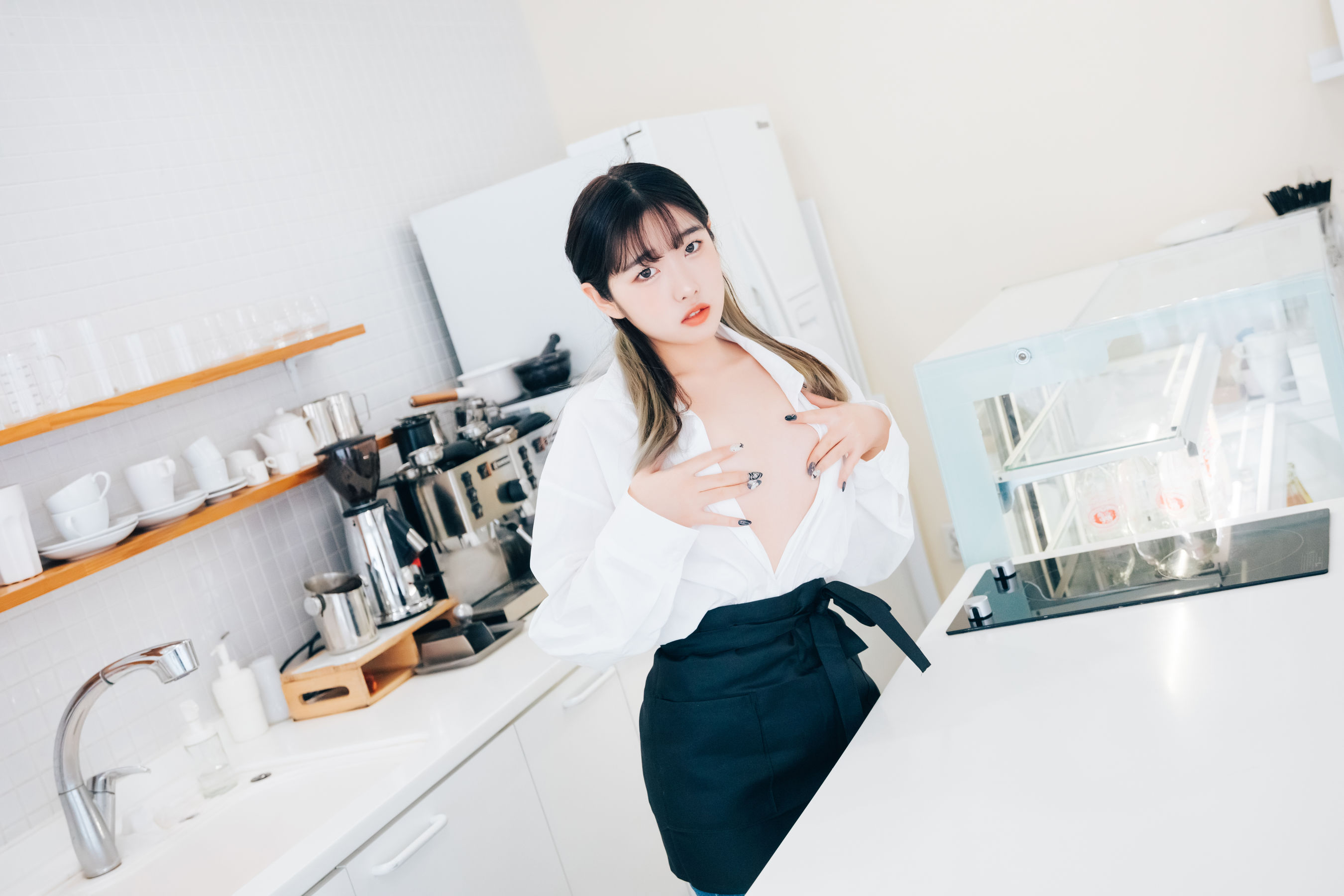 [LOOZY] Sonson – Nude Apron [104P] - 秀人网免费无水印在线套图写真
