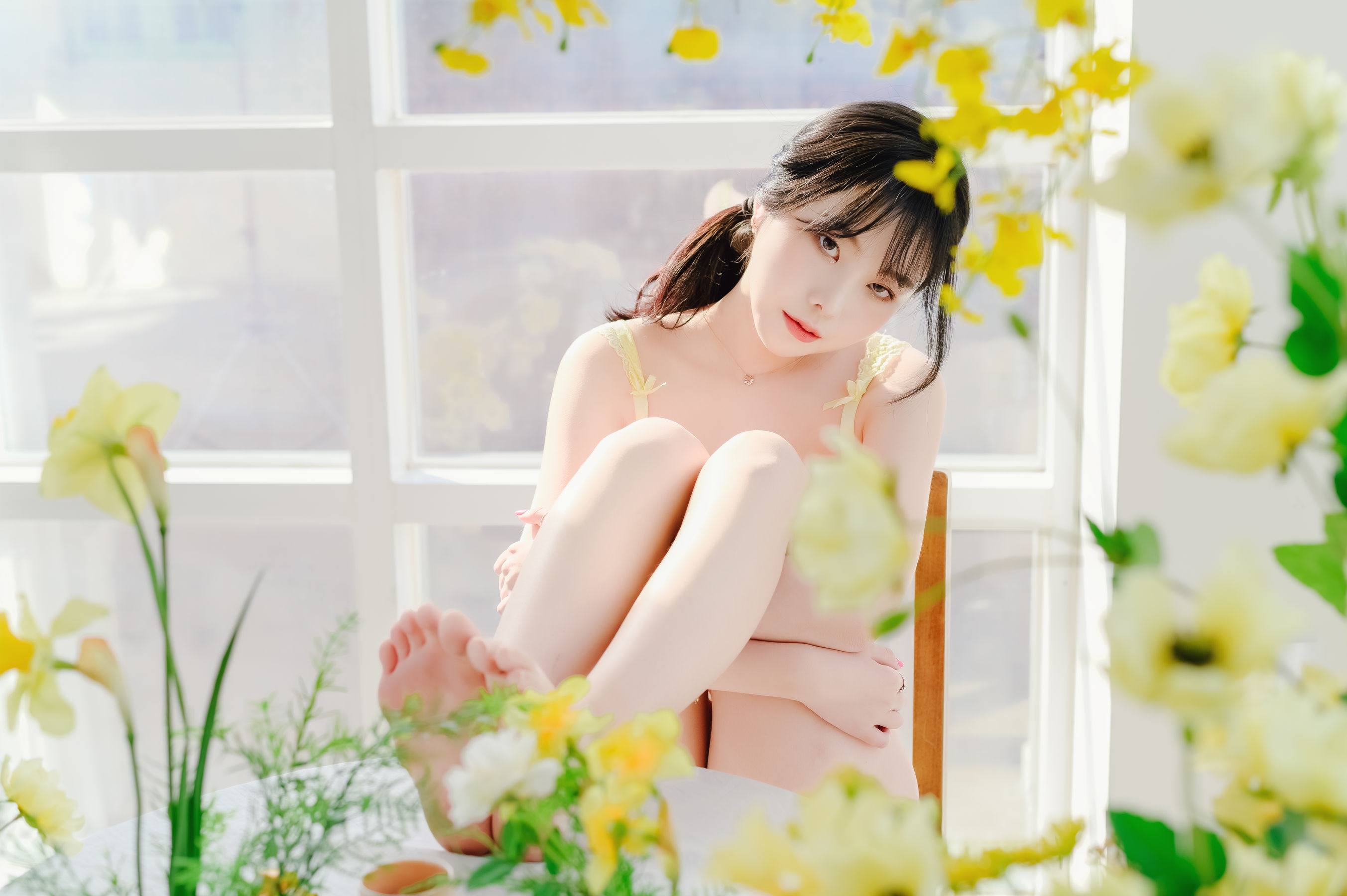 [PATREON] Yuna – Flowers [26P] - 秀人网免费无水印在线套图写真
