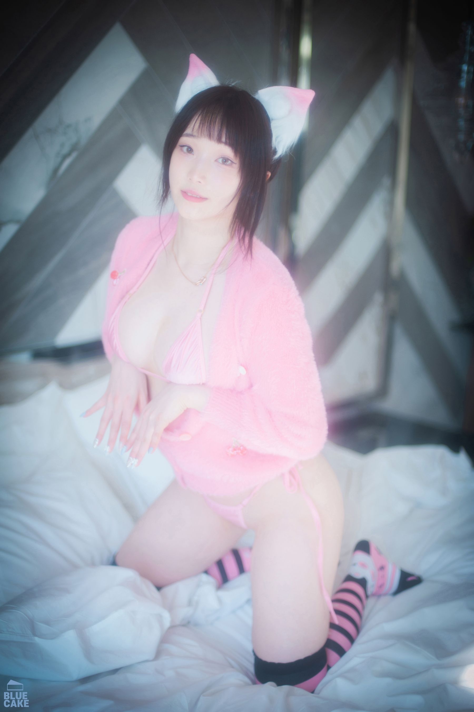 [BLUECAKE] Bambi – Naughty Cats Pink &#038; Mint [168P] - 秀人网免费无水印在线套图写真