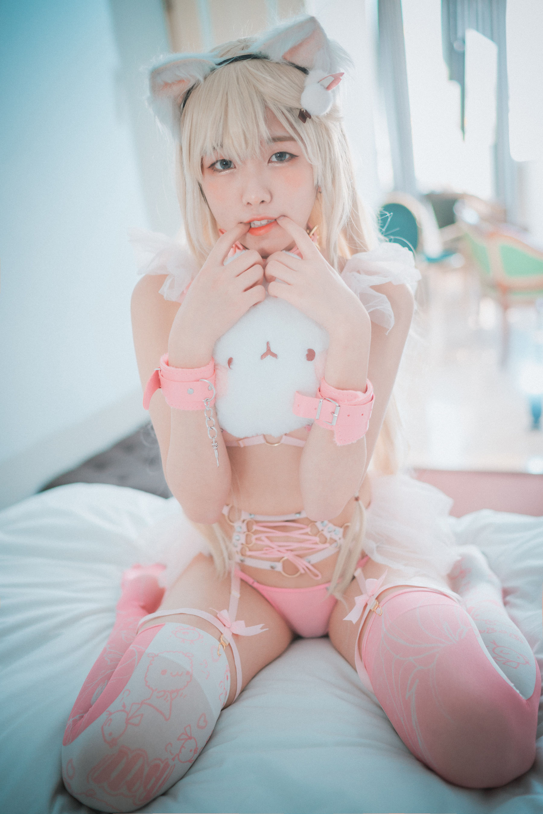 [DJAWA] Sonson – Gata Rosa [44P] - 秀人网免费无水印在线套图写真