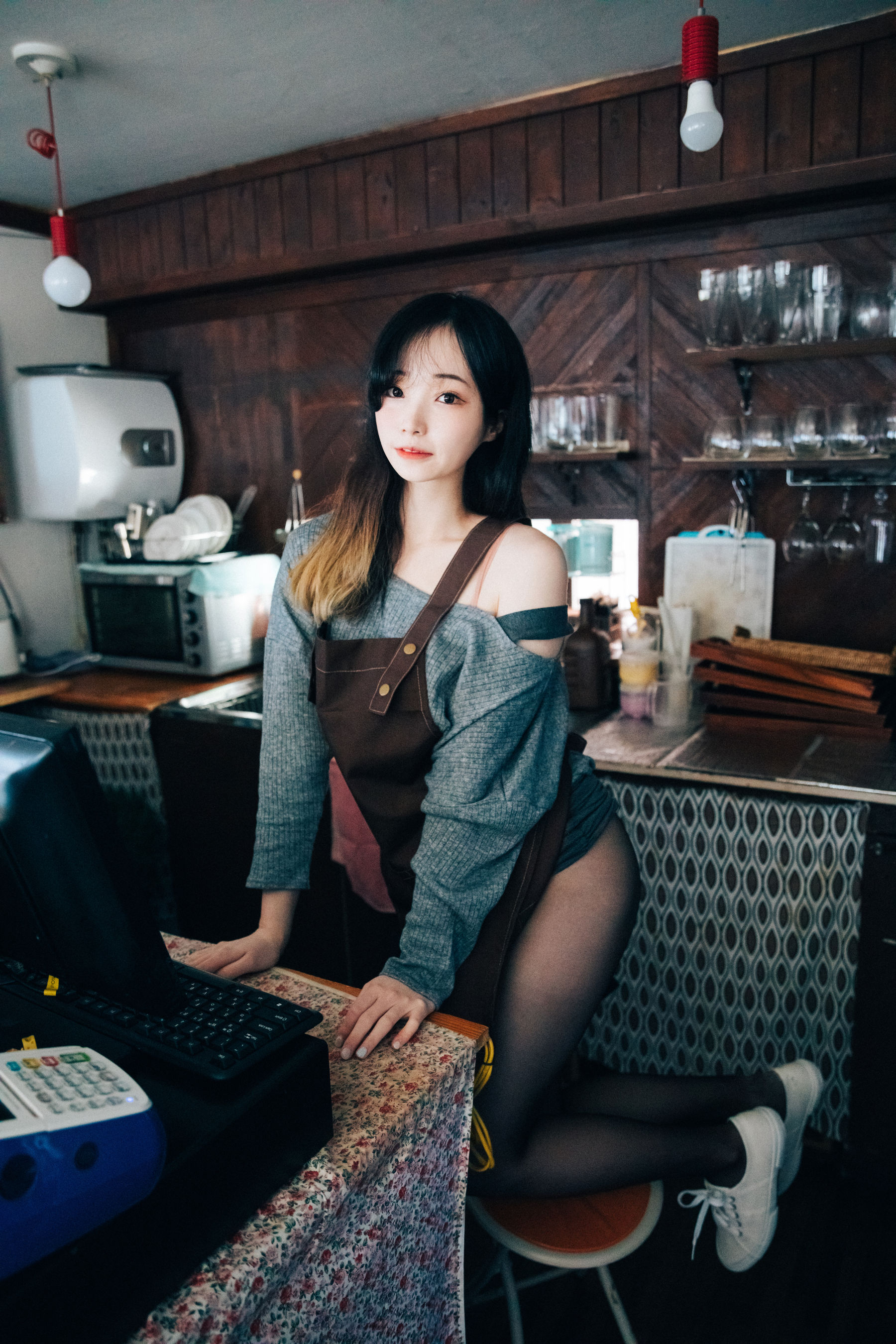 [LOOZY] Bambi – Cafe Alba [159P] - 秀人网免费无水印在线套图写真