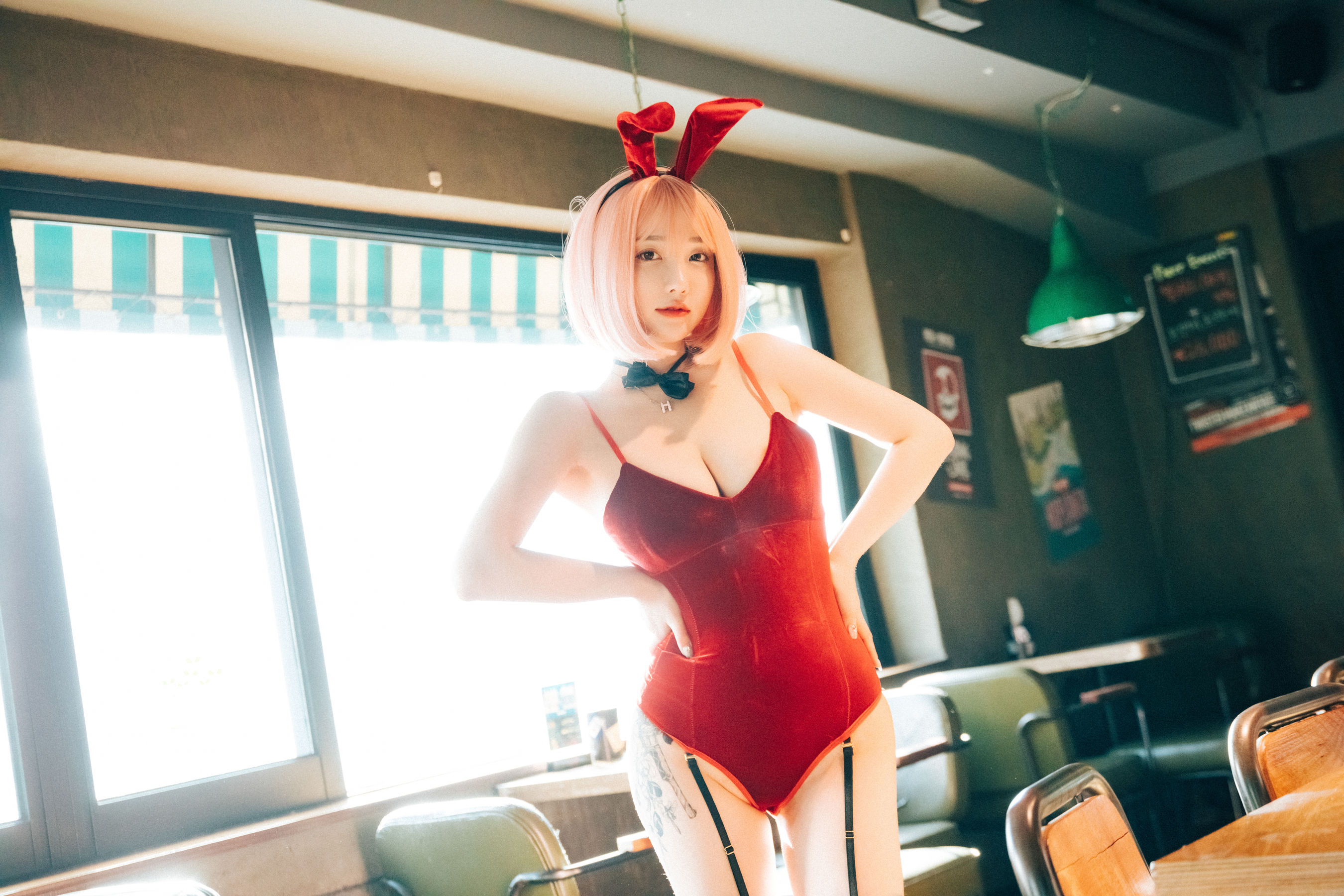 [LOOZY] Yeeun – Tainted Love Bar + S.Ver [101P] - 秀人网免费无水印在线套图写真