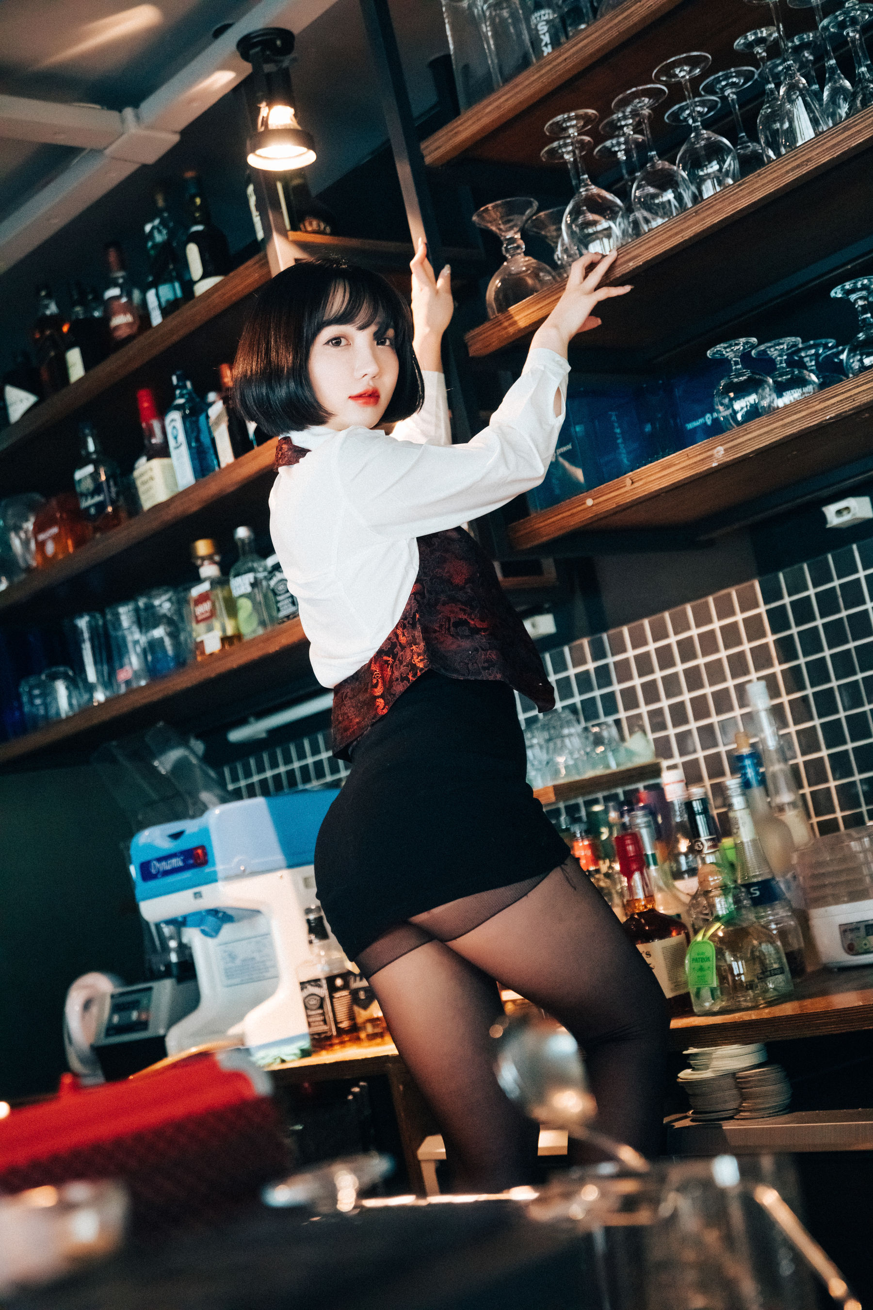 [LOOZY] Yeeun – Tainted Love Bar + S.Ver [101P] - 秀人网免费无水印在线套图写真