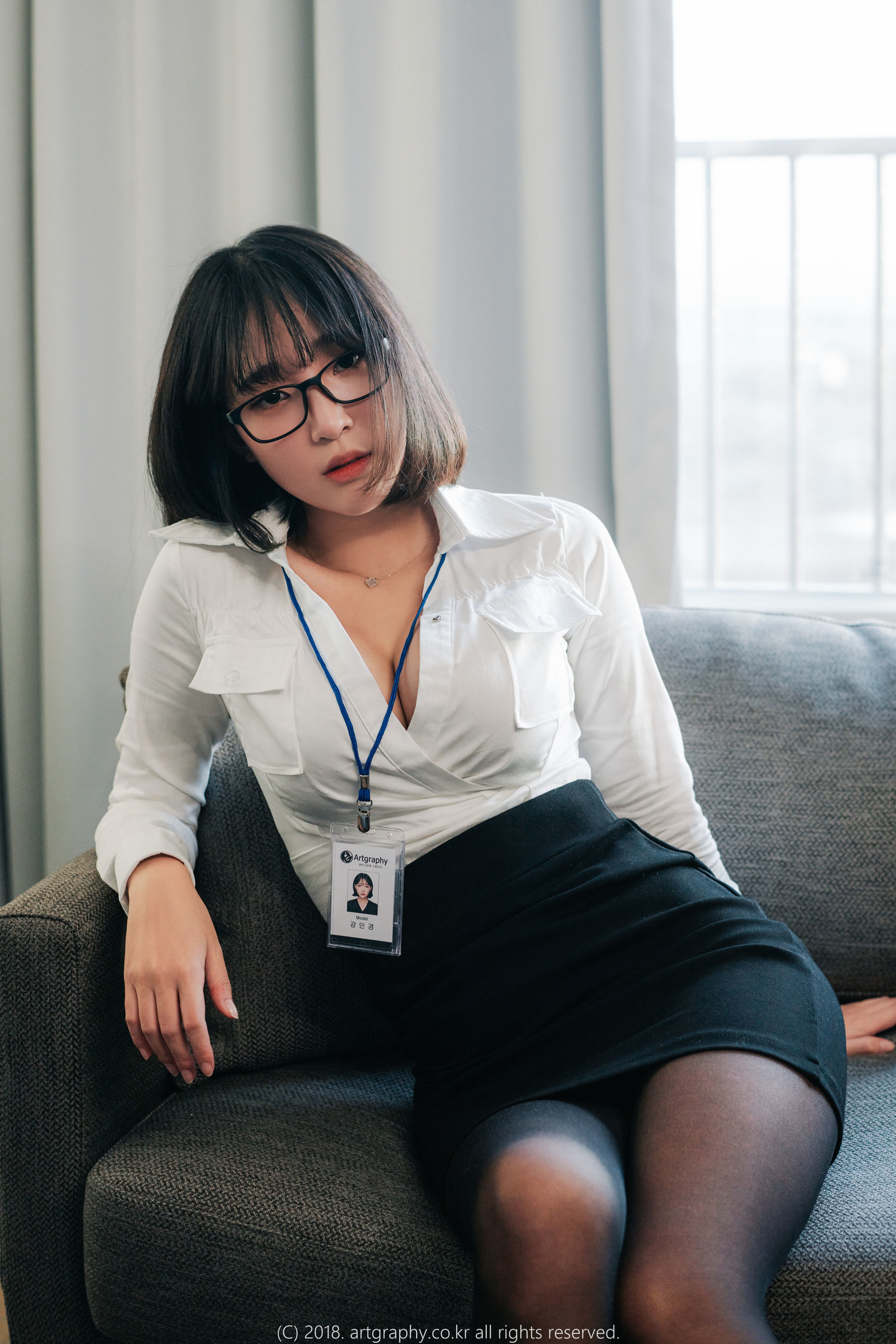 [ARTGRAVIA] VOL.042 姜仁卿 – 黑丝制服+女仆诱惑 [62P] - 秀人网免费无水印在线套图写真