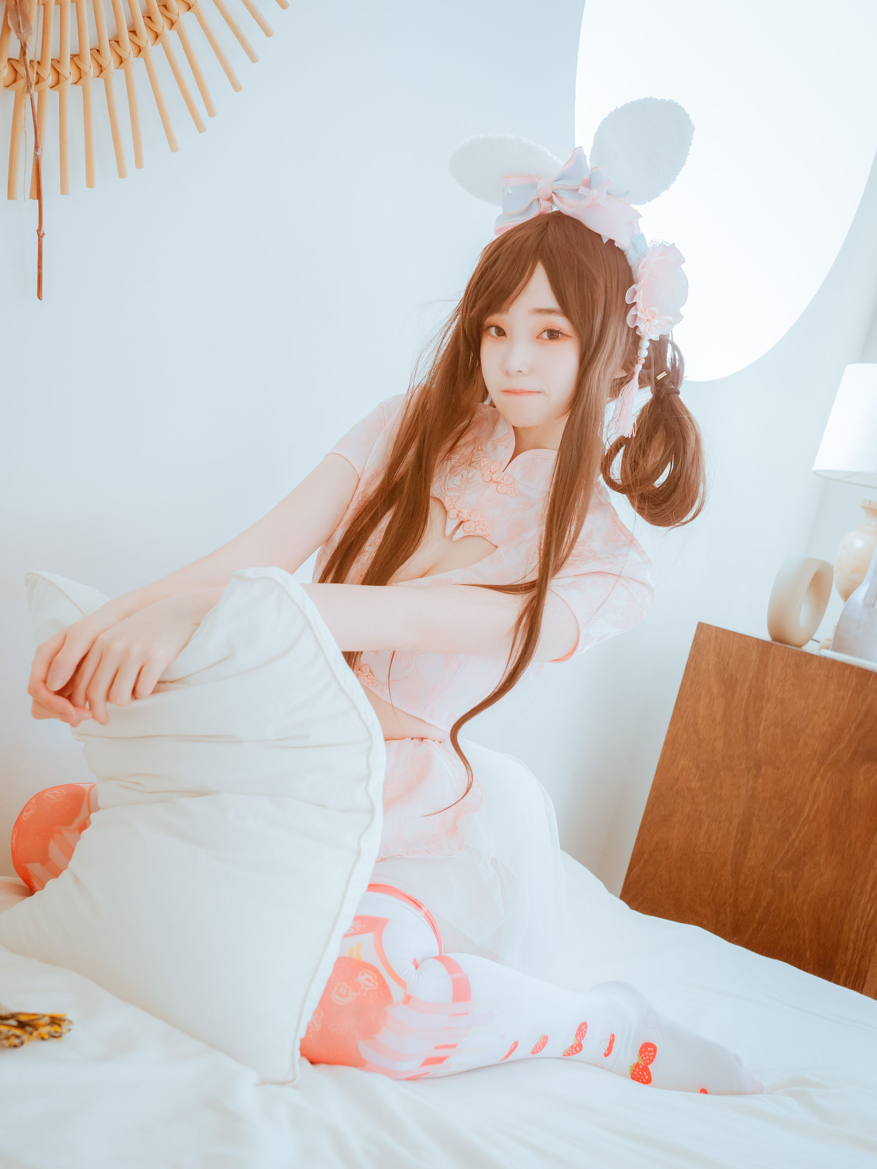 DJAWA] Bambi Bunny adore qipao [61P] - 秀人网免费无水印在线套图写真