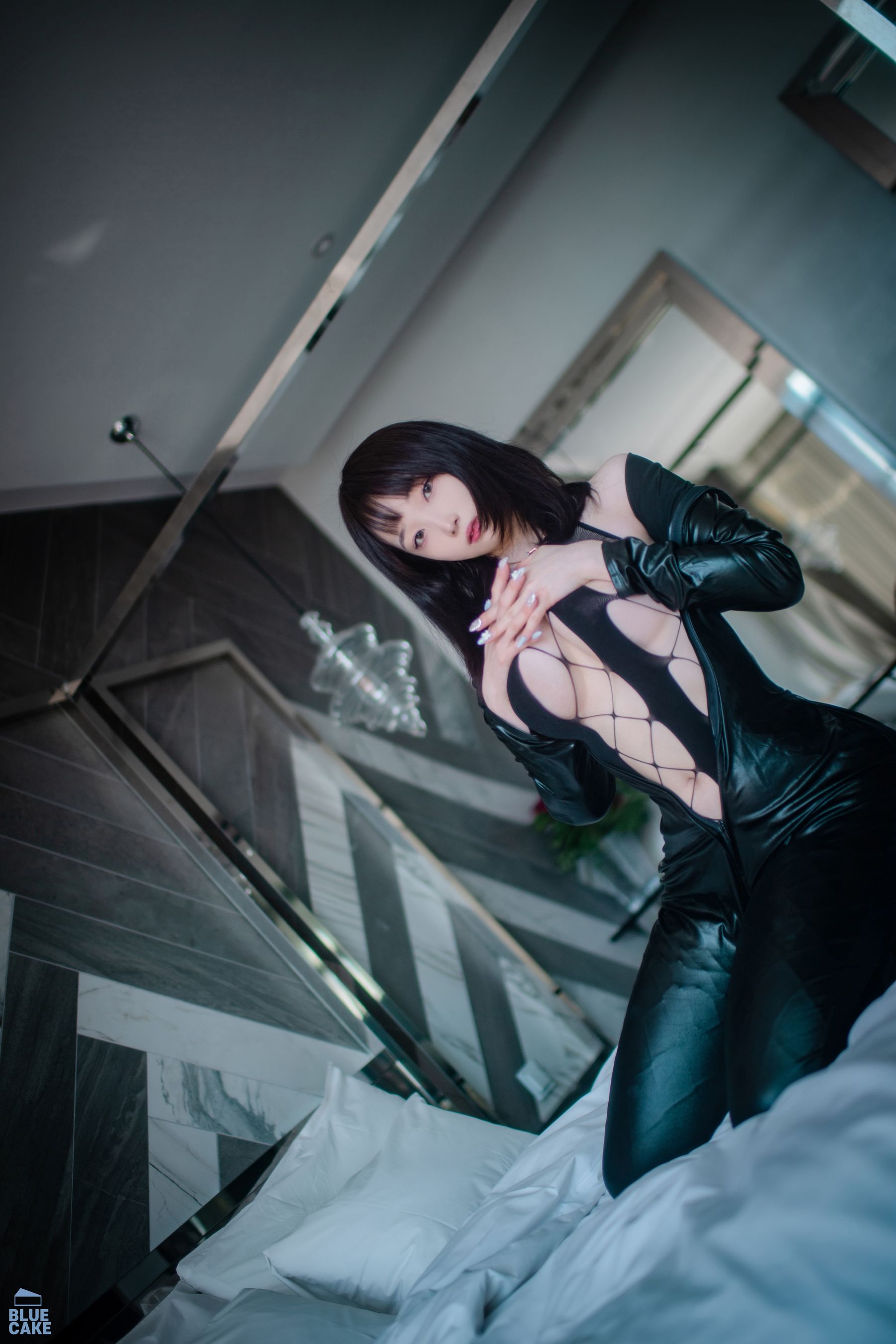 BLUECAKE Bambi – Black Mist [127P] - 秀人网免费无水印在线套图写真