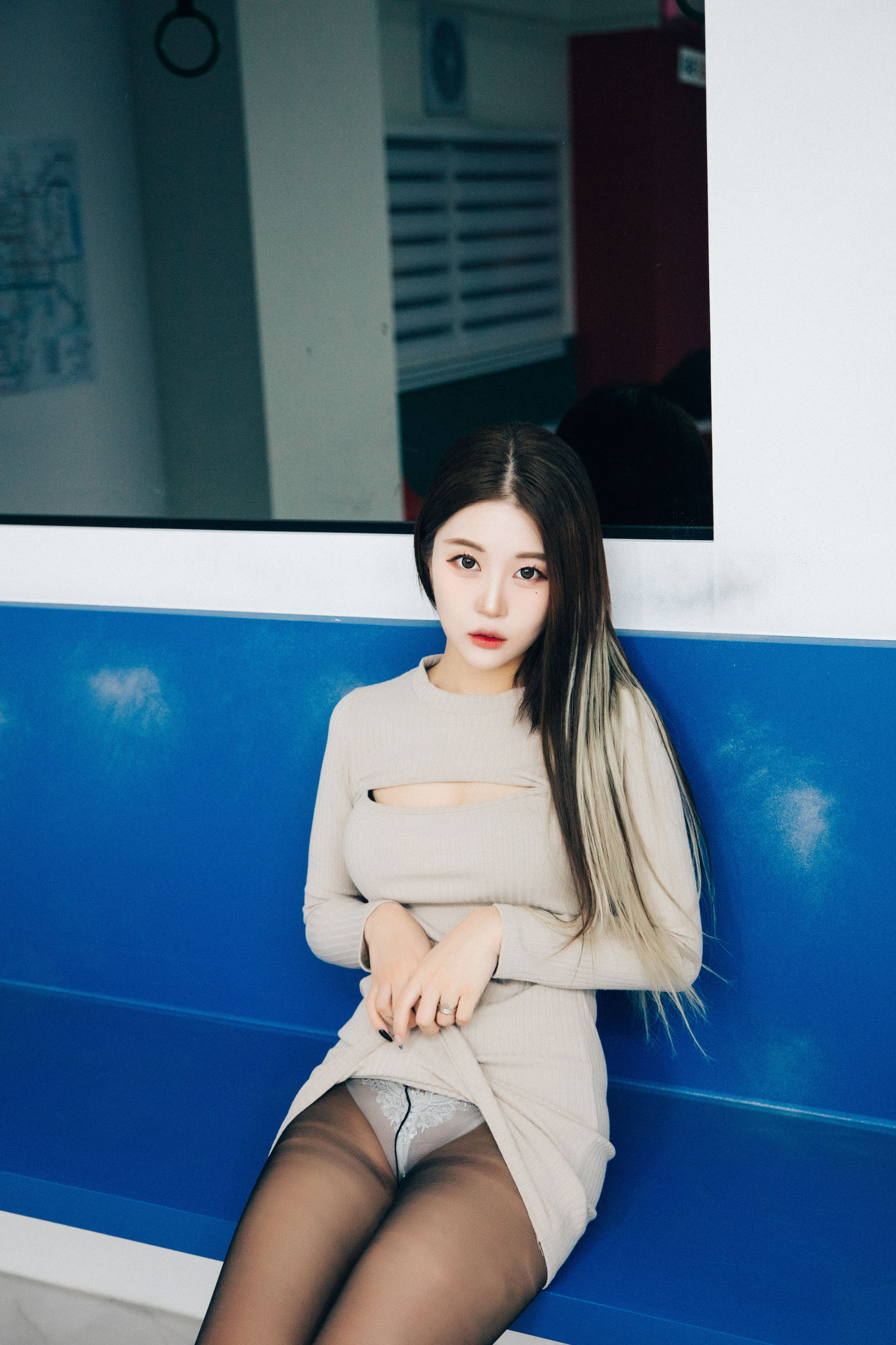 [LOOZY] – Bondage subway [99P] - 秀人网免费无水印在线套图写真