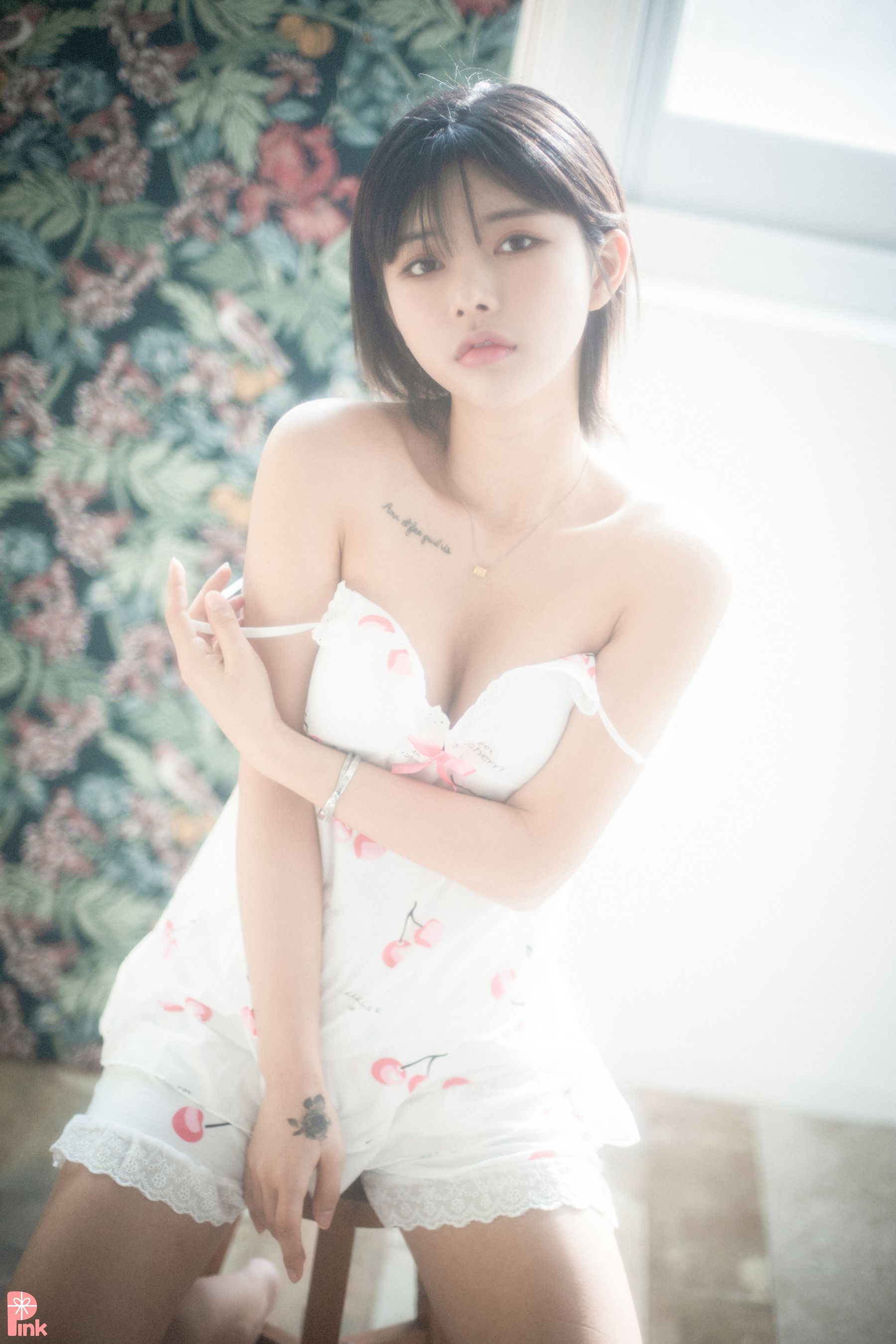 PINK RIBBON Uuuha – Floral – 1 [52P] - 秀人网免费无水印在线套图写真