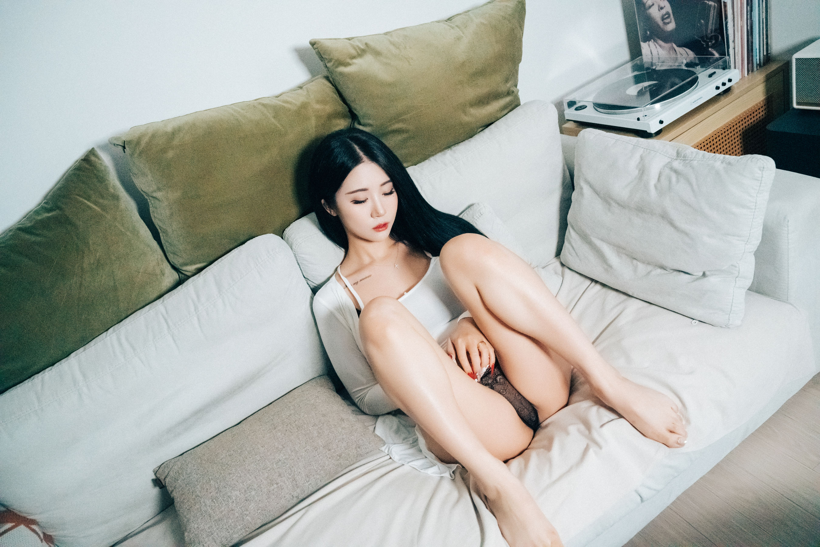 LOOZY Bomi – You Bomi [112P] - 秀人网免费无水印在线套图写真