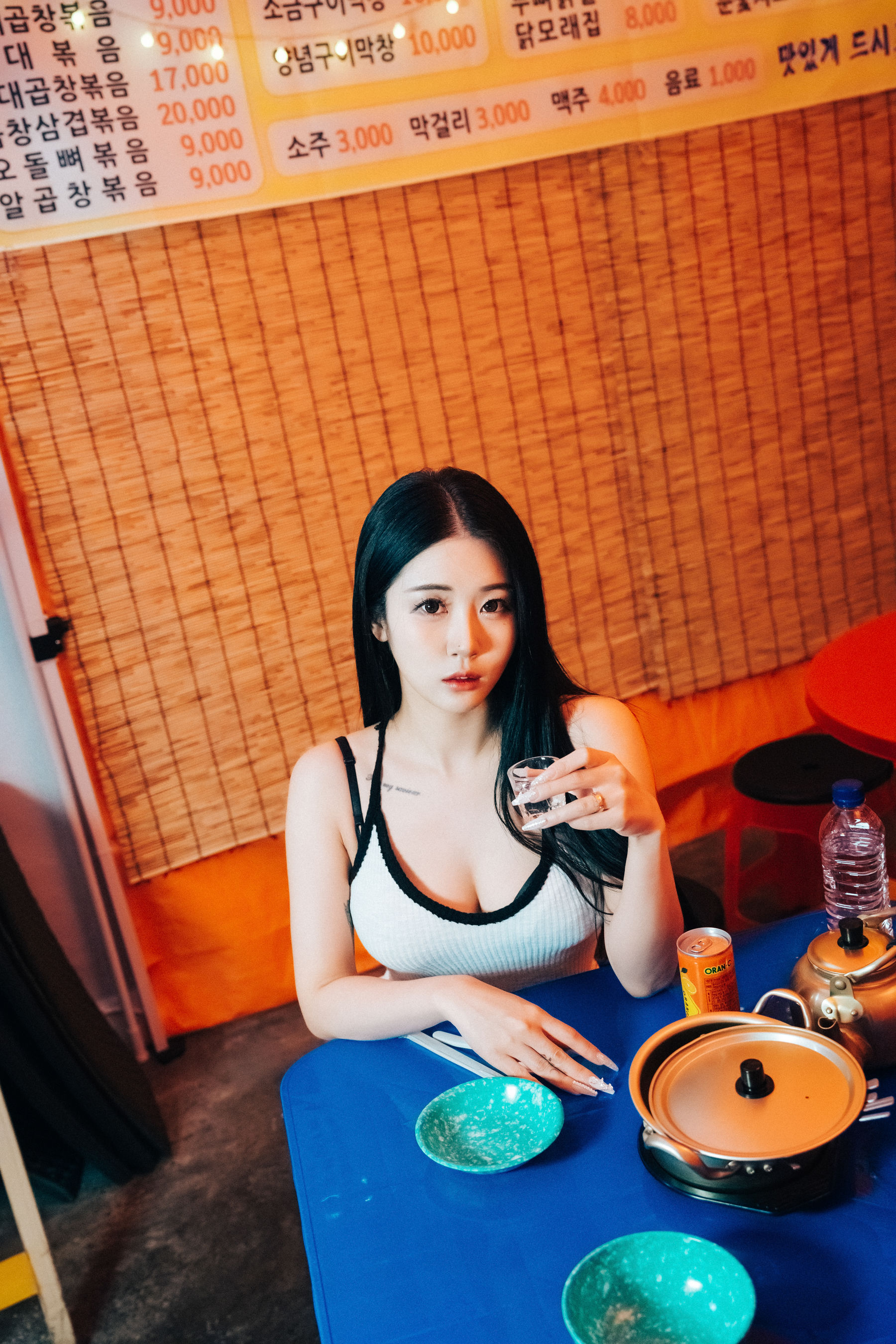 LOOZY Bomi – Street Stall [112P] - 秀人网免费无水印在线套图写真
