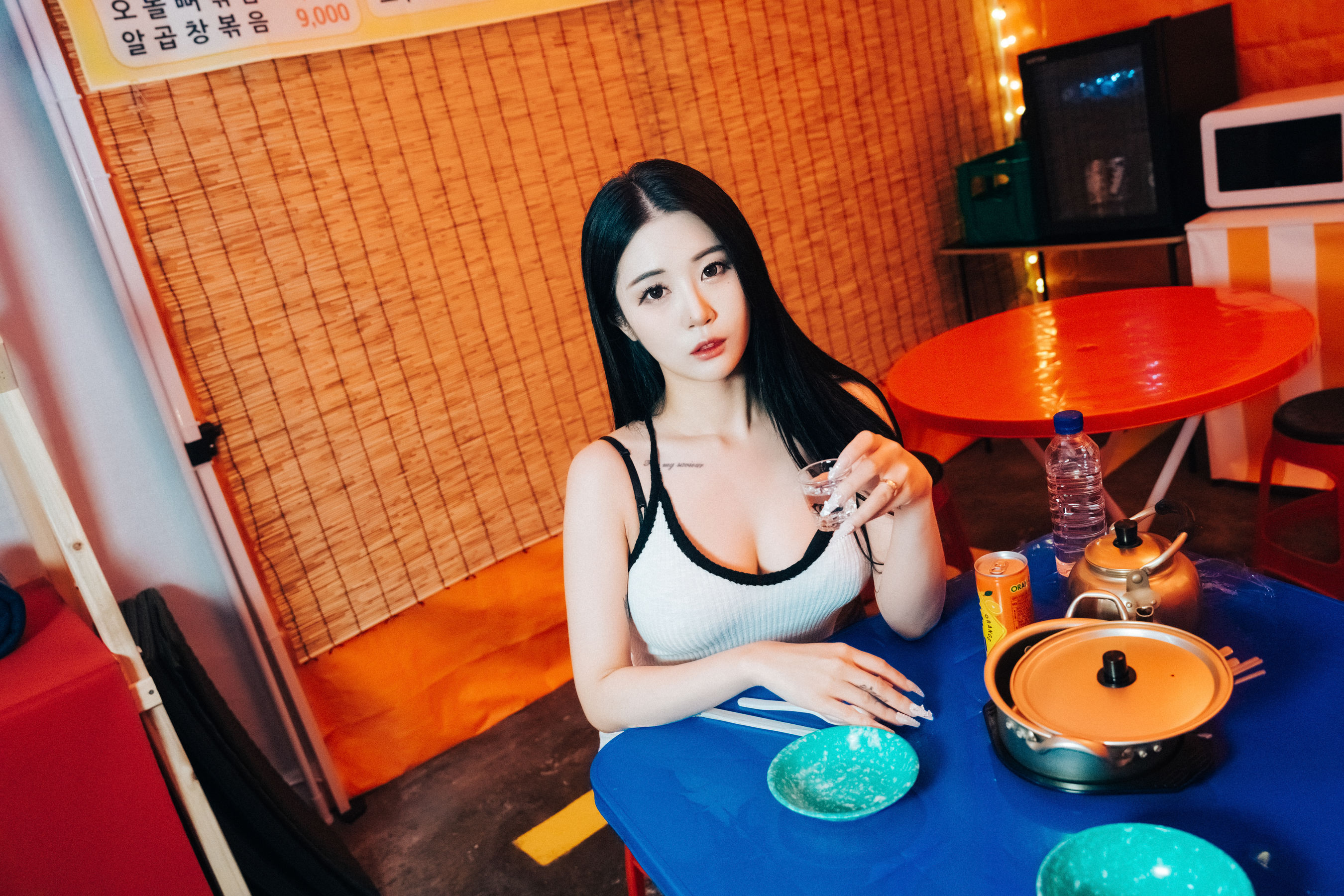 LOOZY Bomi – Street Stall [112P] - 秀人网免费无水印在线套图写真
