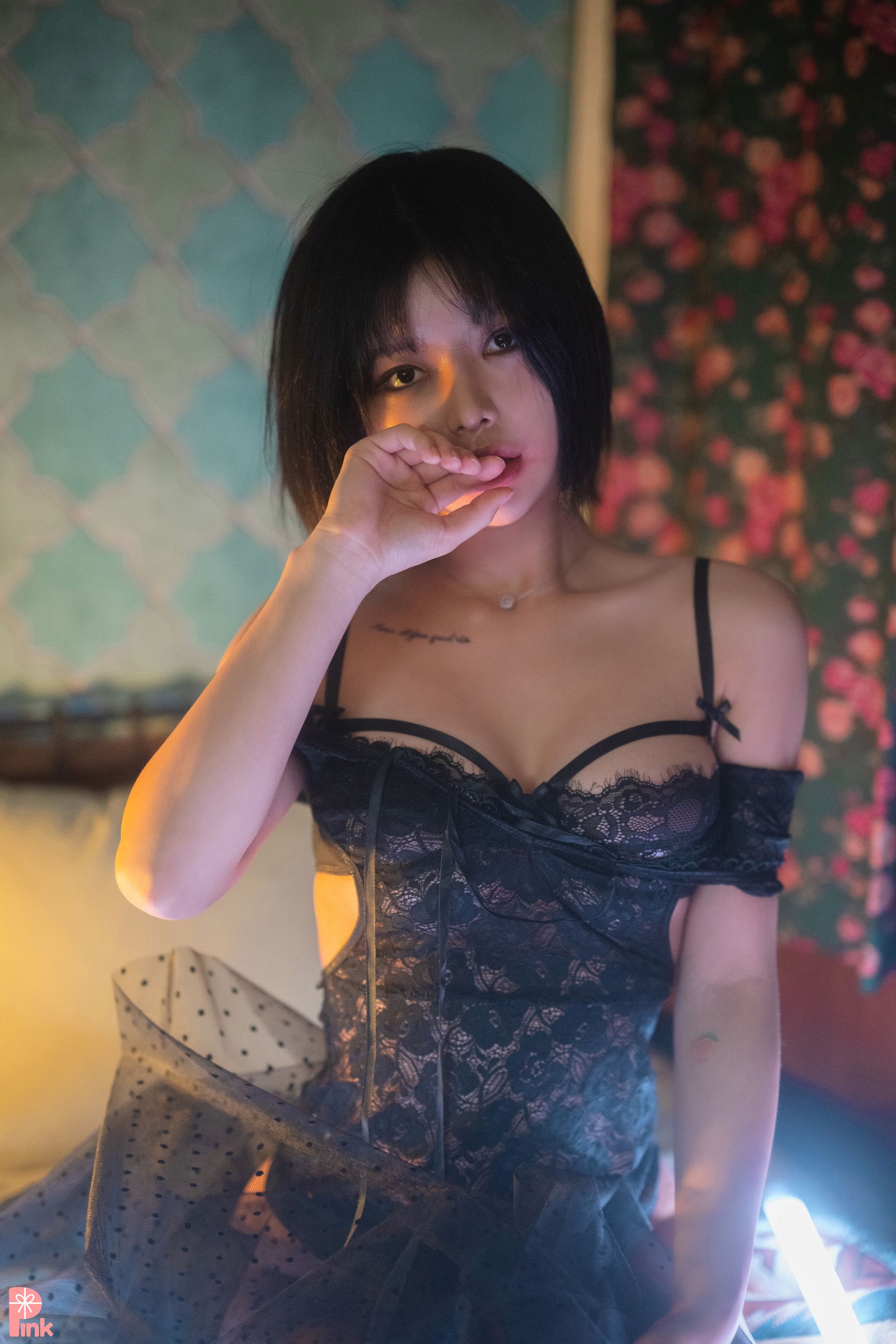 [PINK RIBBON] Uuuha – Black [59P] - 秀人网免费无水印在线套图写真