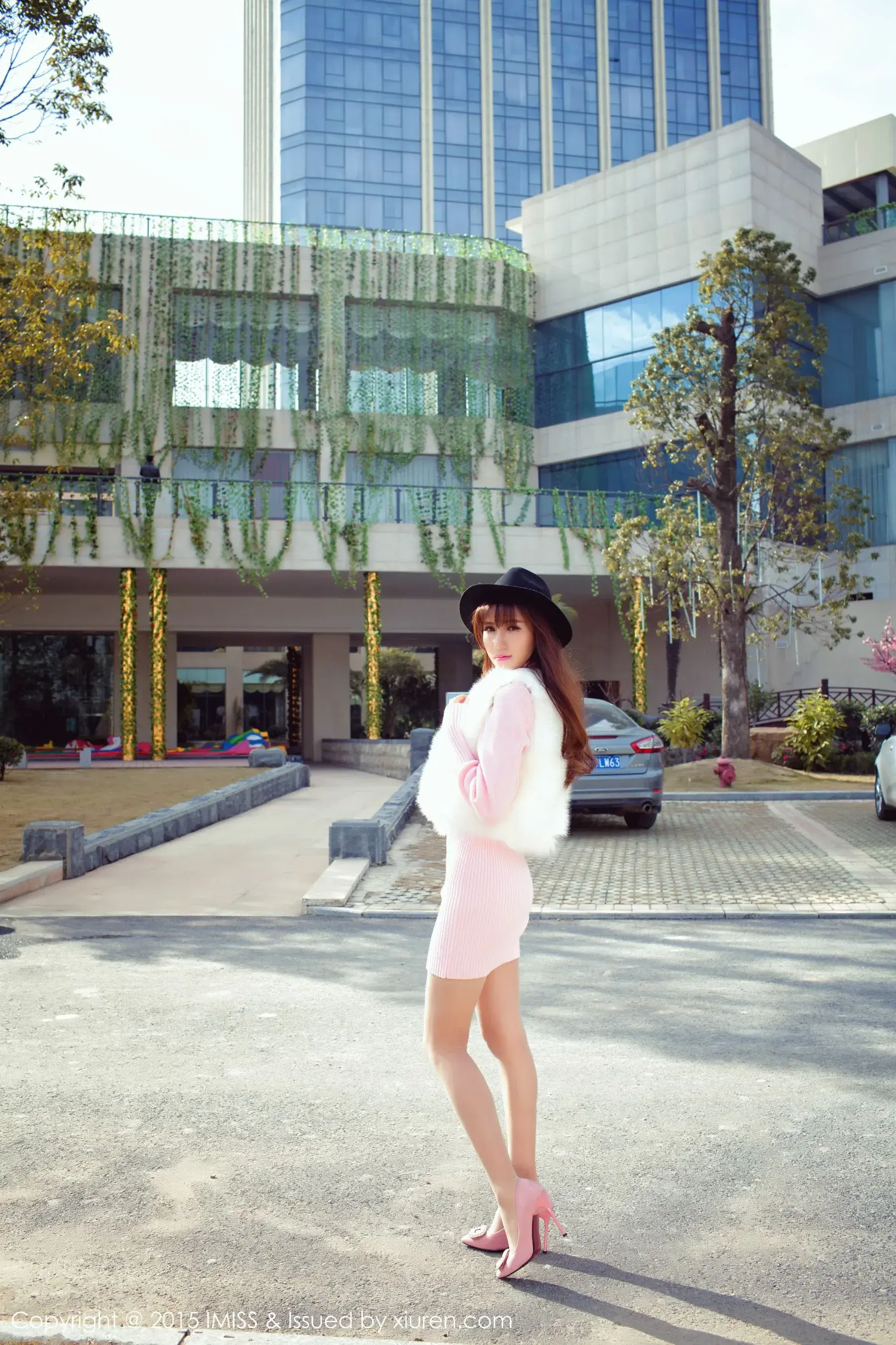 图片[2]-气质美女@Sandy陈天扬 《同程旅拍》 爱蜜社IMiss Vol.011-COS写真在线网