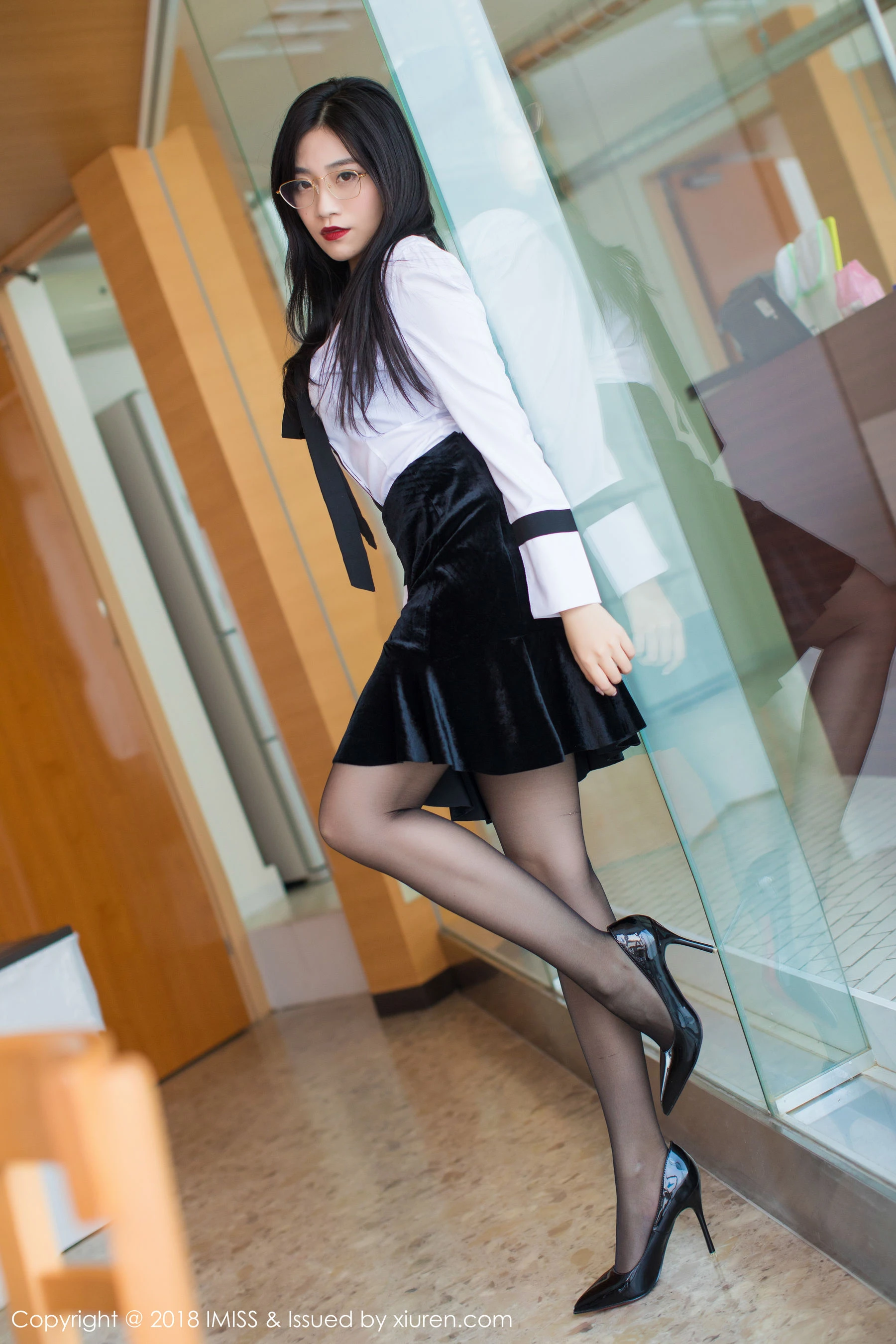 图片[3]-许诺Sabrina《极致美到窒息的美腿诱惑》 爱蜜社IMiss Vol.239-COS写真在线网