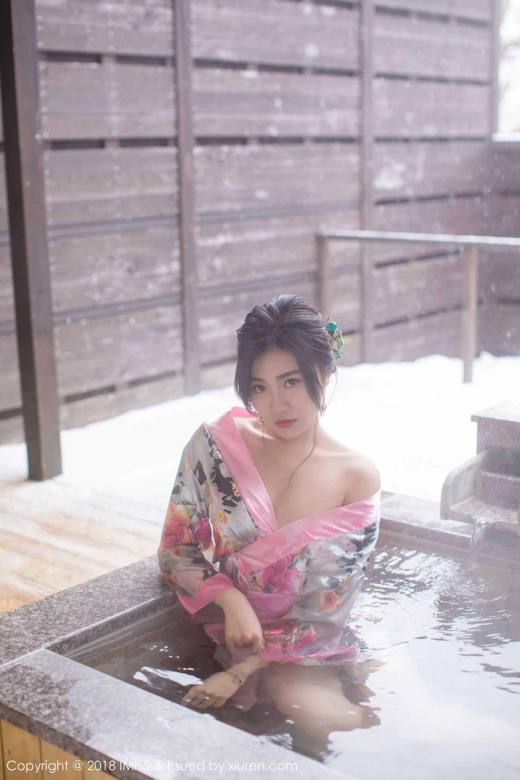 图片[4]-许诺Sabrina《浴池和服+蕾丝美腿》 爱蜜社IMiss Vol.221-COS写真在线网