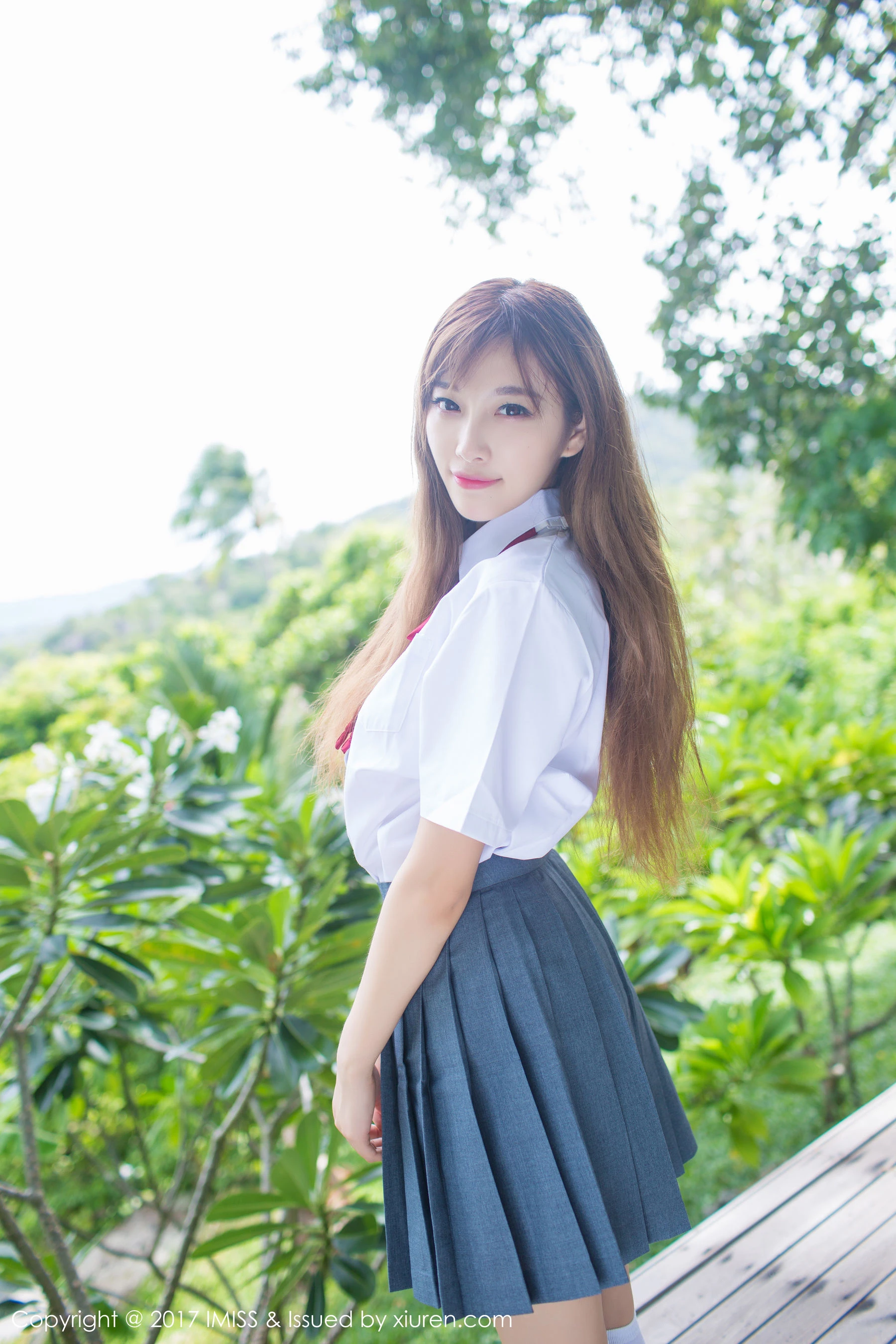 图片[2]-杨晨晨sugar《室外校服系列》 爱蜜社IMiss VOL.195-COS写真在线网
