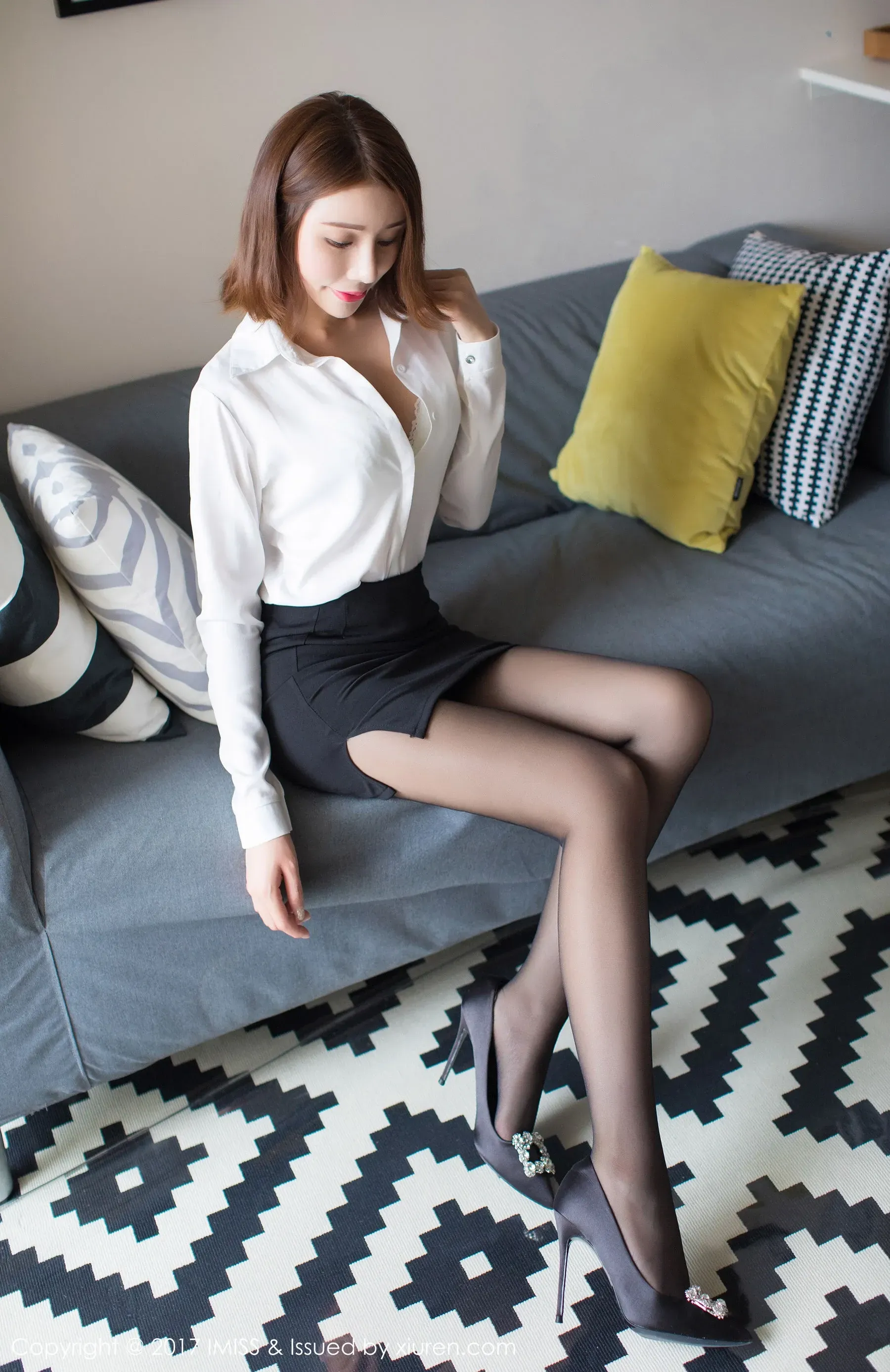 图片[4]-Savina《OL制服搭配黑丝美腿系列》 爱蜜社IMiss Vol.193-COS写真在线网