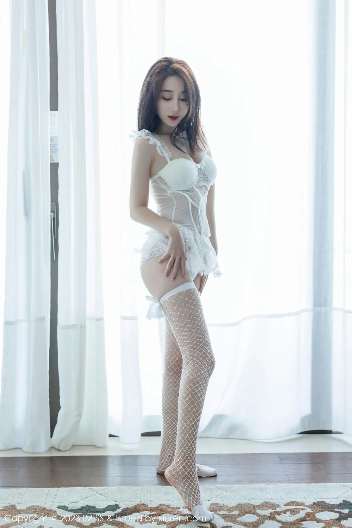 图片[2]-爱蜜社 Vol.733 九月生__ 白色蕾丝短裙性感写真 [41P]-COS写真在线网