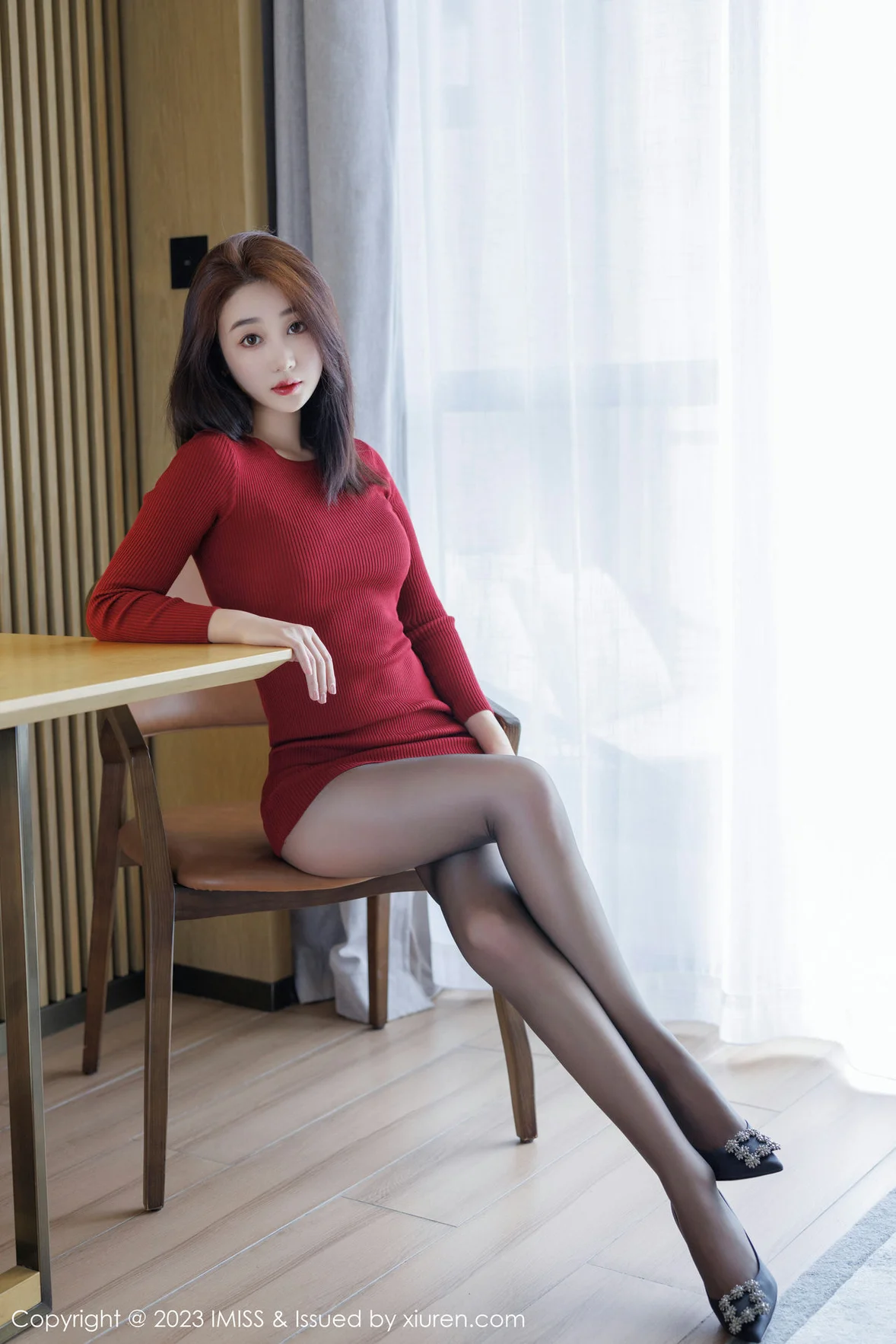 图片[2]-爱蜜社 Vol.738 九月生__ 红色连衣短裙性感写真 [46P]-COS写真在线网
