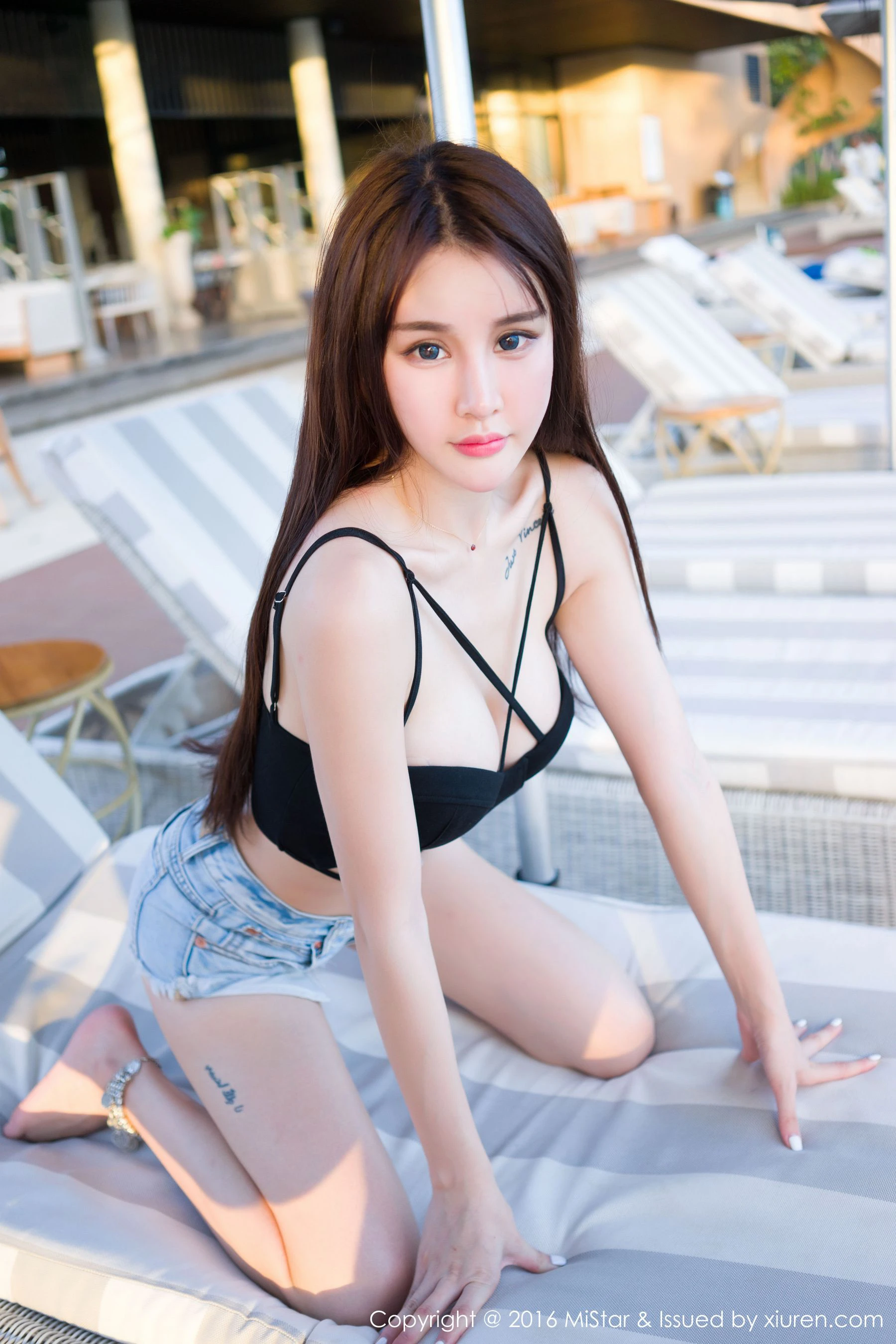 图片[5]-Cheryl青树《薄荷岛旅拍》牛仔热裤+比基尼 魅妍社 Vol.064-COS写真在线网
