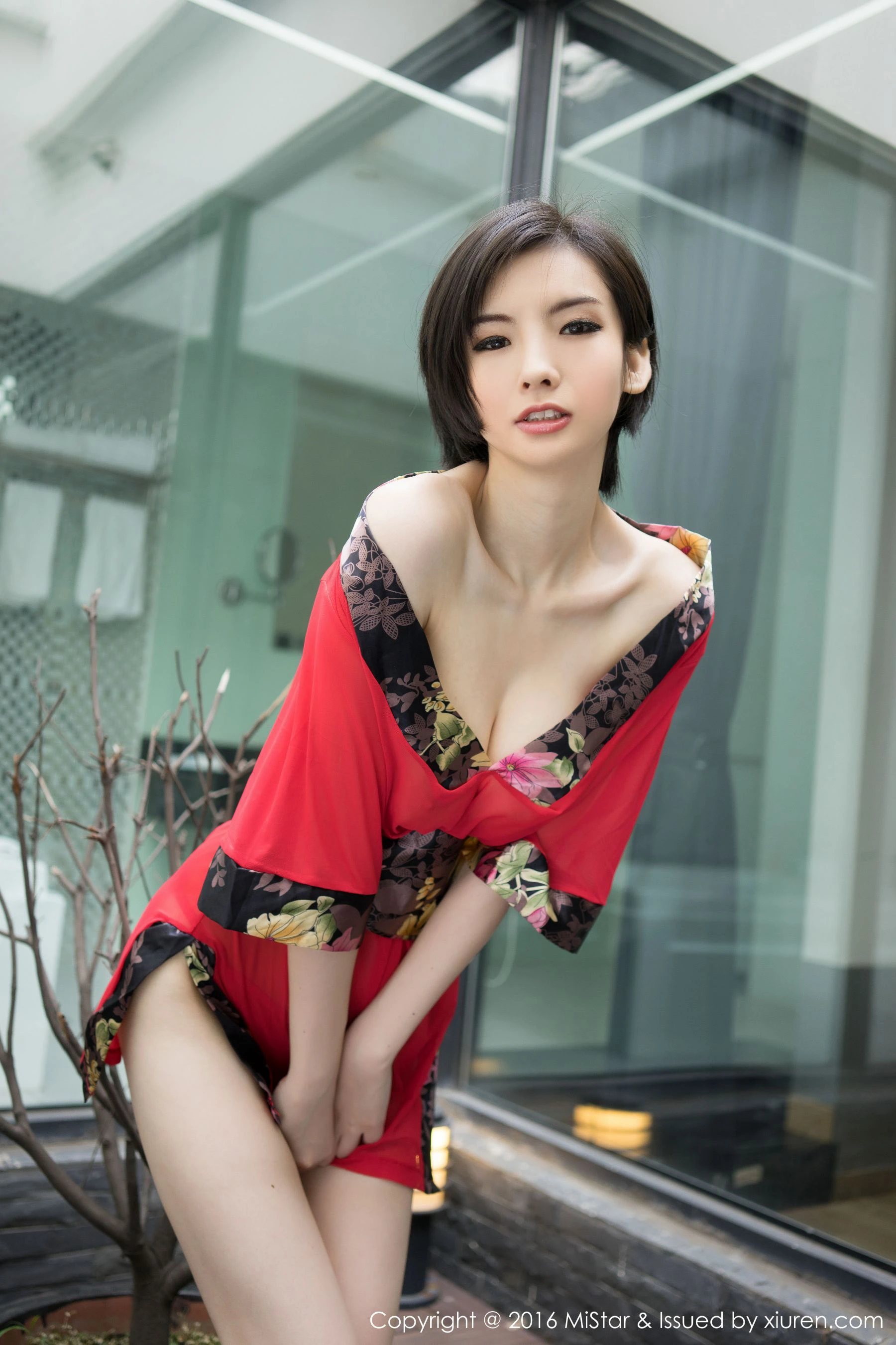 图片[2]-Jenny佳妮《拥有傲人巨乳的短发妹子》 魅妍社 Vol.077-COS写真在线网