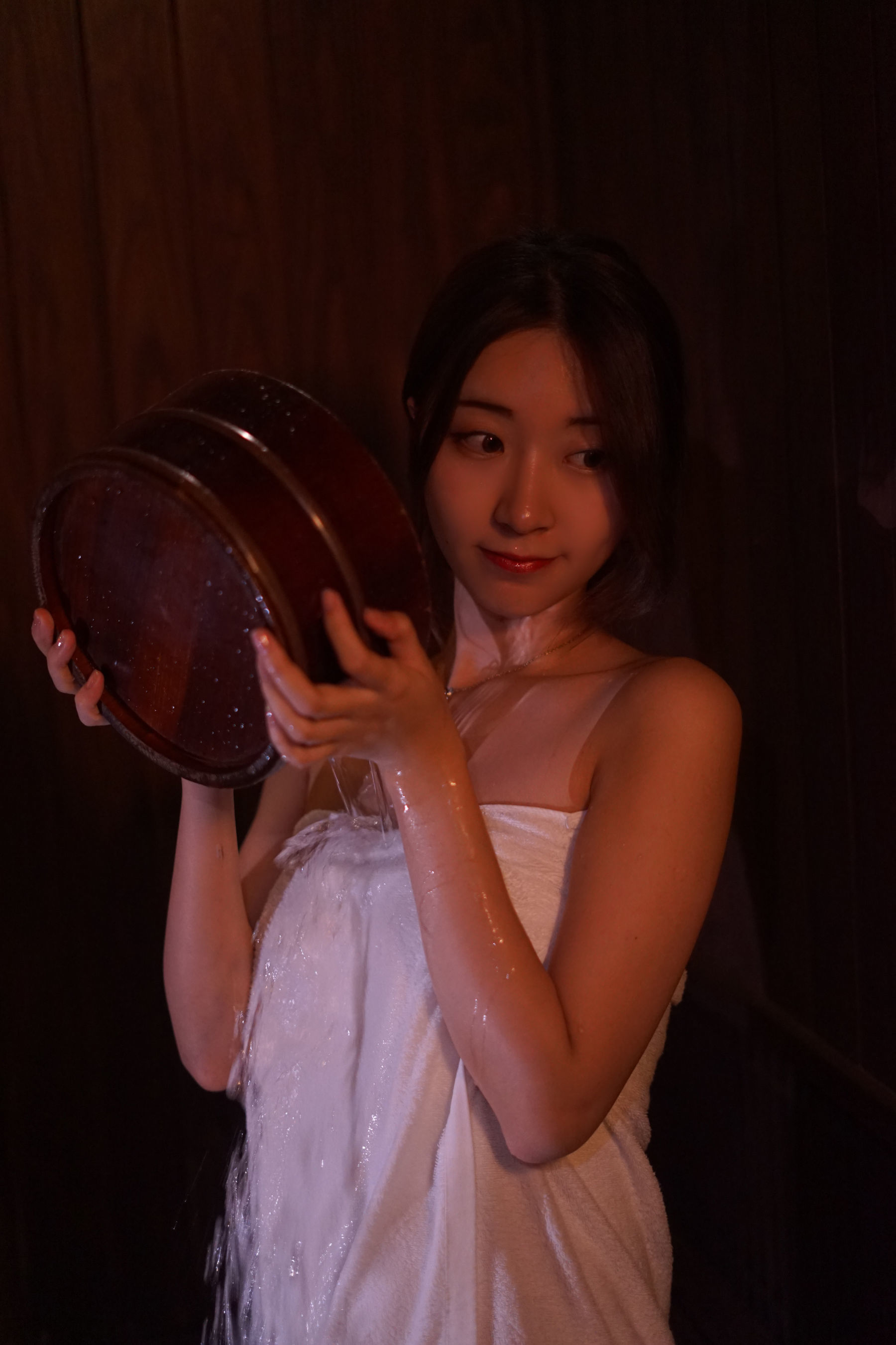 人气Coser黑川 浴巾 [13P] - 秀人网免费无水印在线套图写真