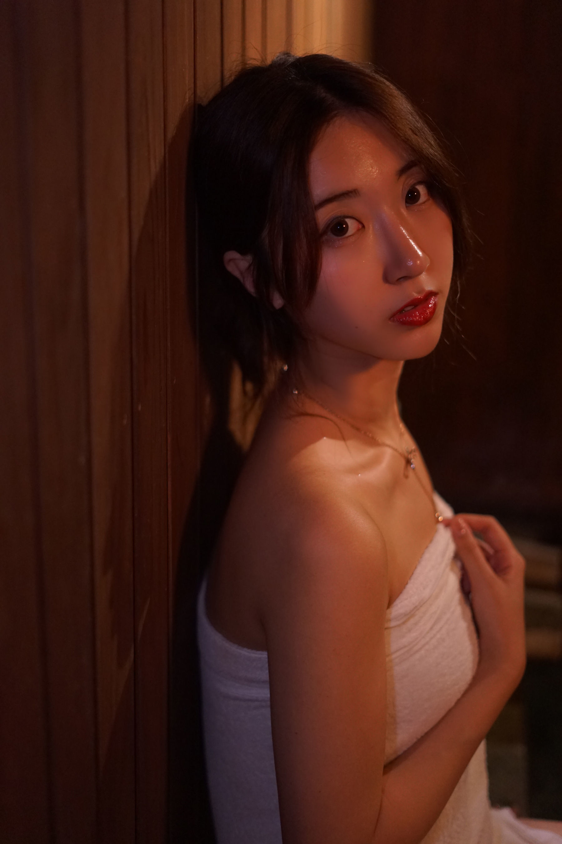 人气Coser黑川 浴巾 [13P] - 秀人网免费无水印在线套图写真