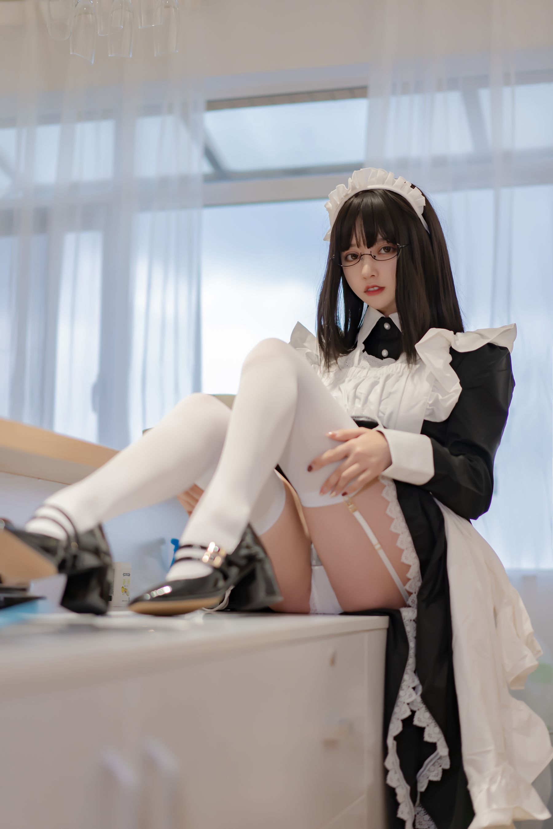 [Cosplay写真] 斗鱼米线线sama – 女仆长裙 [28P] - 秀人网免费无水印在线套图写真