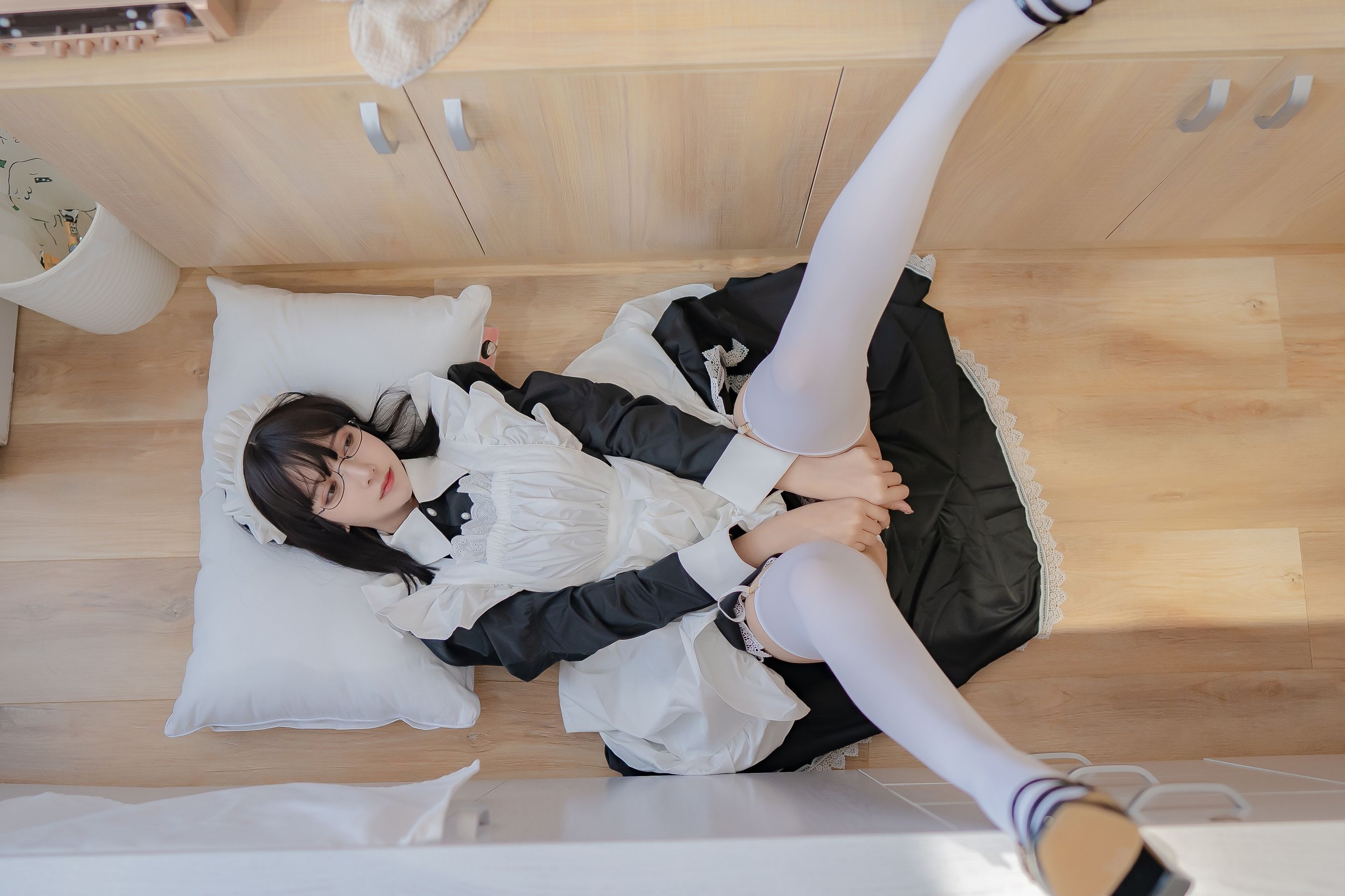[Cosplay写真] 斗鱼米线线sama – 女仆长裙 [28P] - 秀人网免费无水印在线套图写真