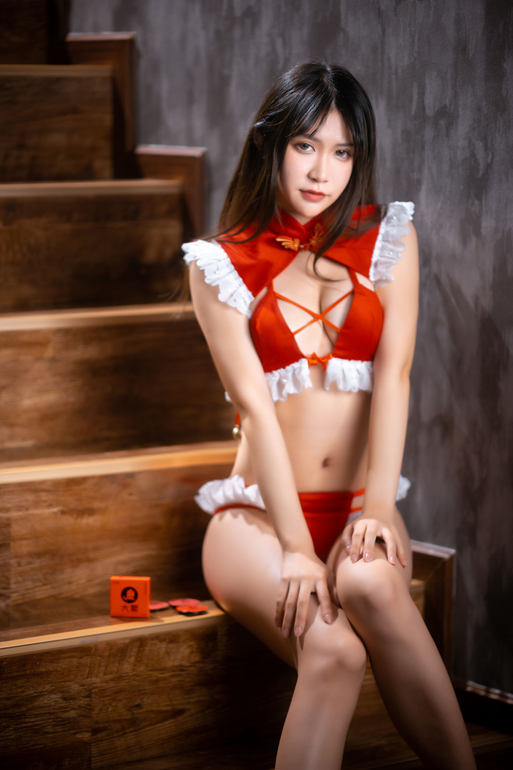 动漫博主阮邑_Fairy – 大象 红色 [30P] - 秀人网免费无水印在线套图写真