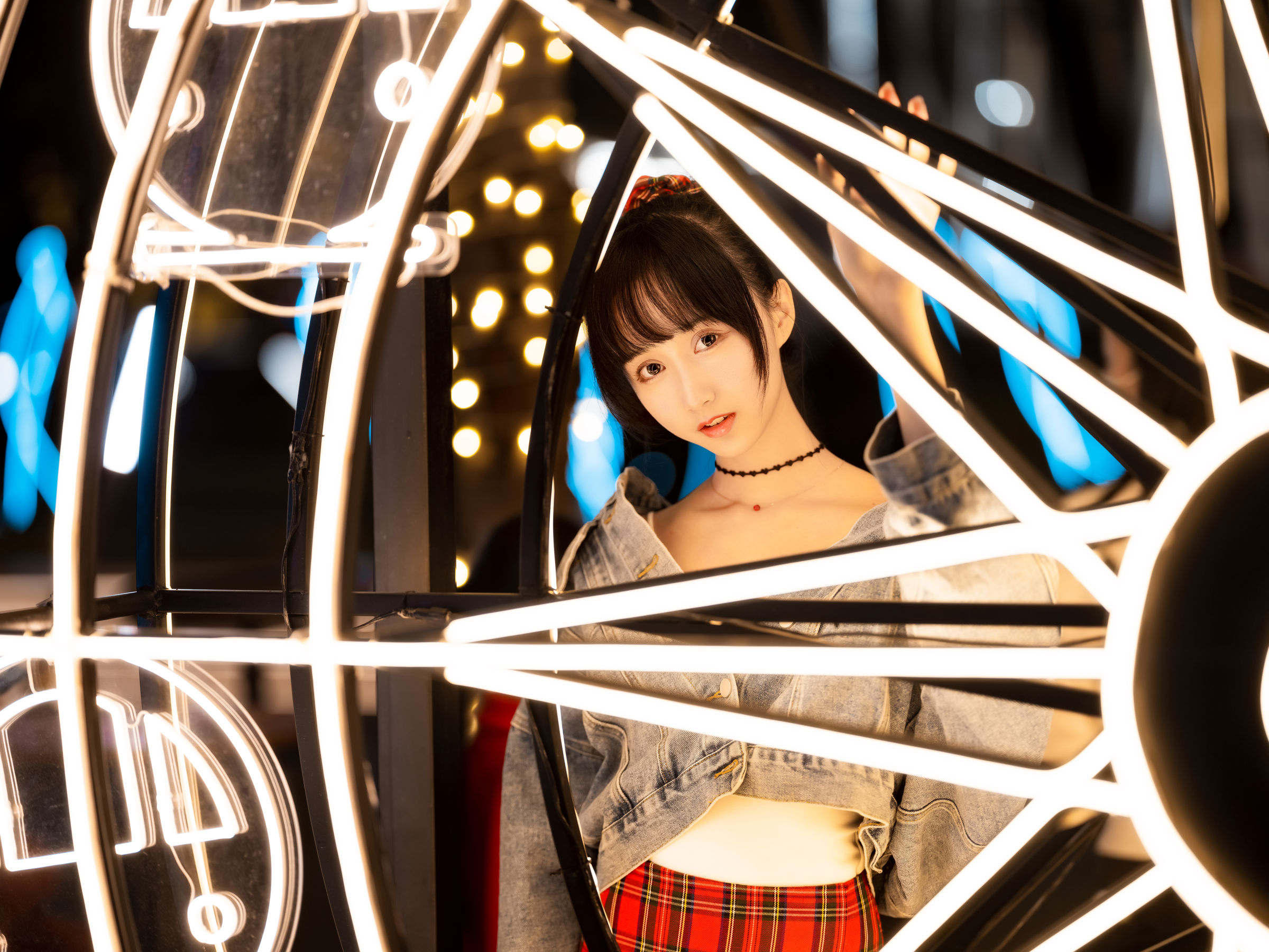 萌系小姐姐木绵绵OwO – 都市夜恋 [26P] - 秀人网免费无水印在线套图写真