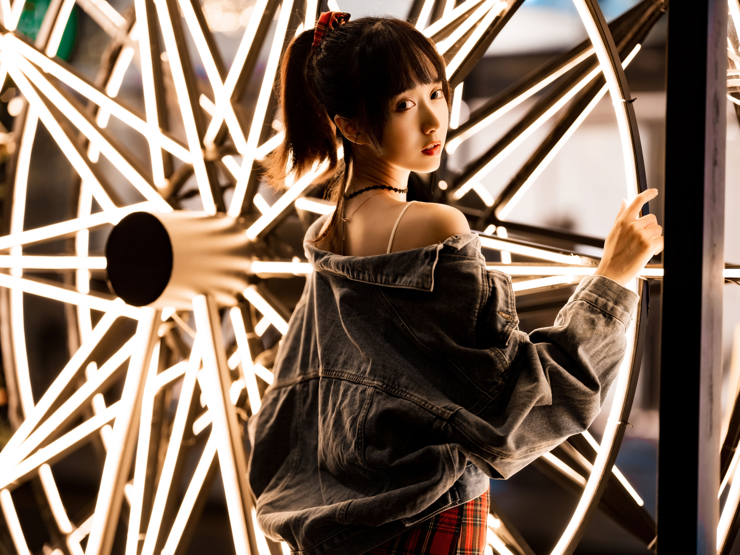 萌系小姐姐木绵绵OwO – 都市夜恋 [26P] - 秀人网免费无水印在线套图写真