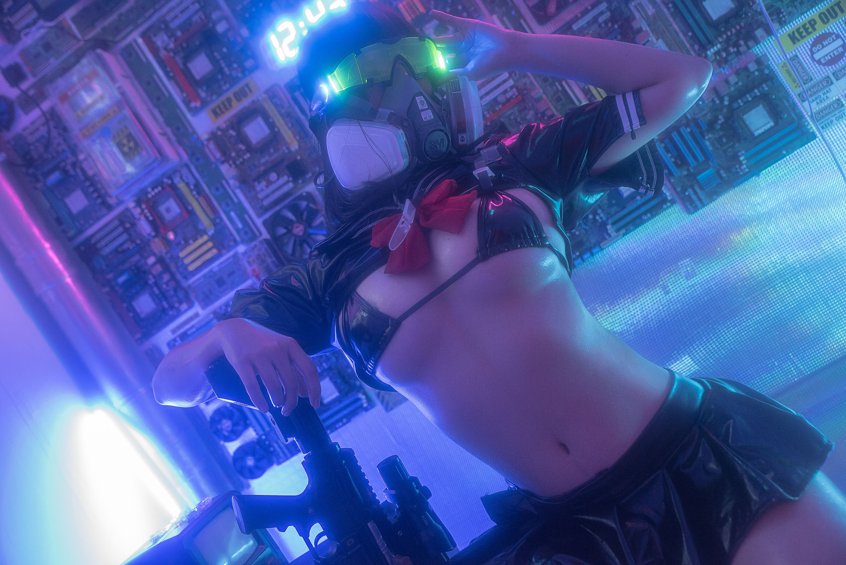 萌系小姐姐蜜汁猫裘 漆皮jk [17P] - 秀人网免费无水印在线套图写真