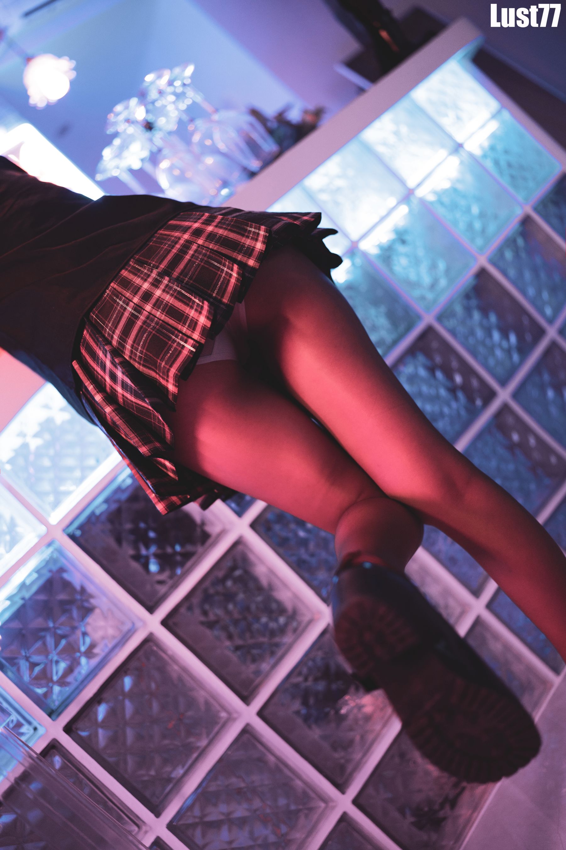 动漫博主柒柒要乖哦 – 车内2 [60P] - 秀人网免费无水印在线套图写真