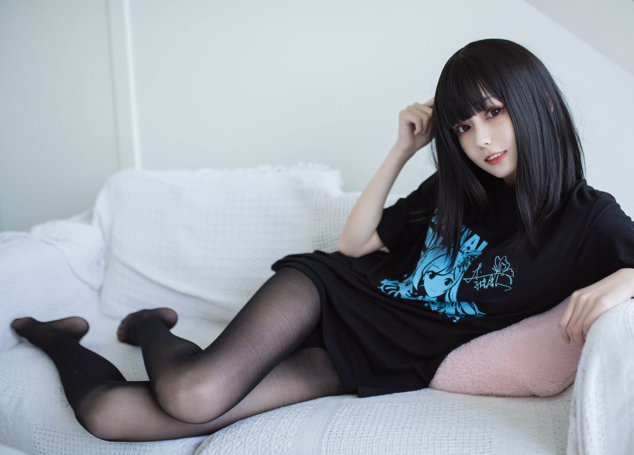 [萝莉COS] 小妖精你的负卿 – 居家私服+穹妹女仆 [17P] - 秀人网免费无水印在线套图写真