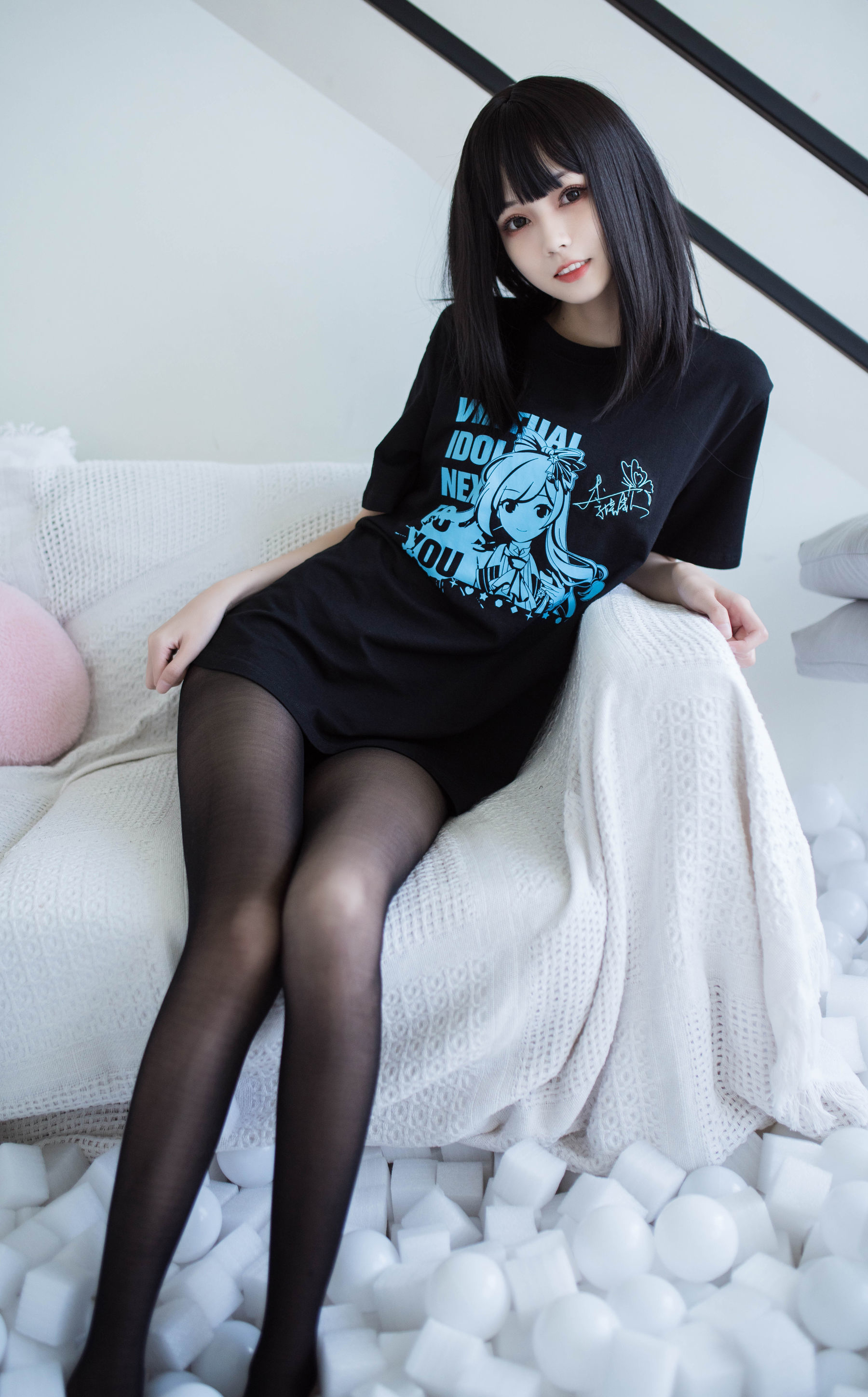 [萝莉COS] 小妖精你的负卿 – 居家私服+穹妹女仆 [17P] - 秀人网免费无水印在线套图写真