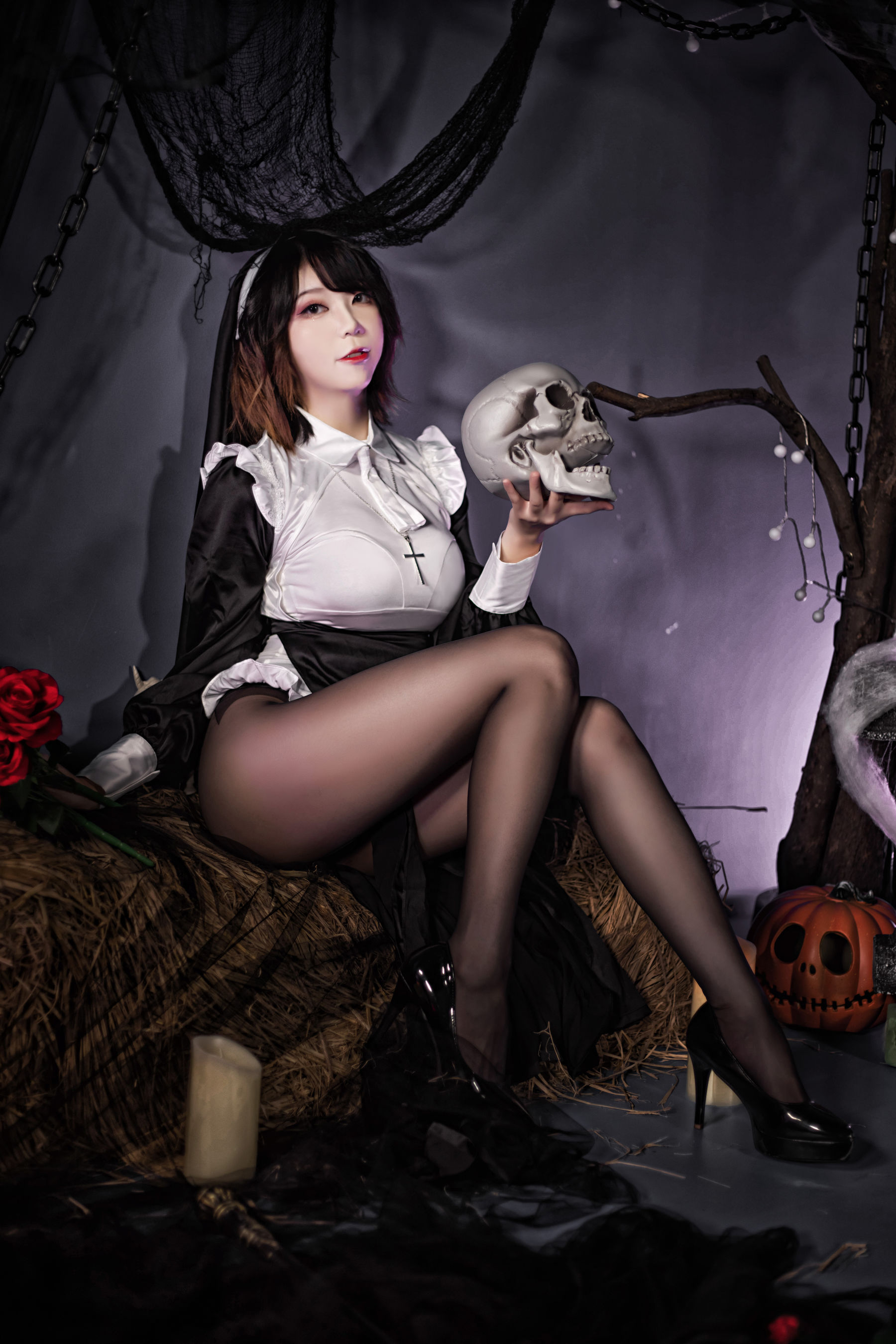 梓未 – 堕落修女 [30P] - 秀人网免费无水印在线套图写真