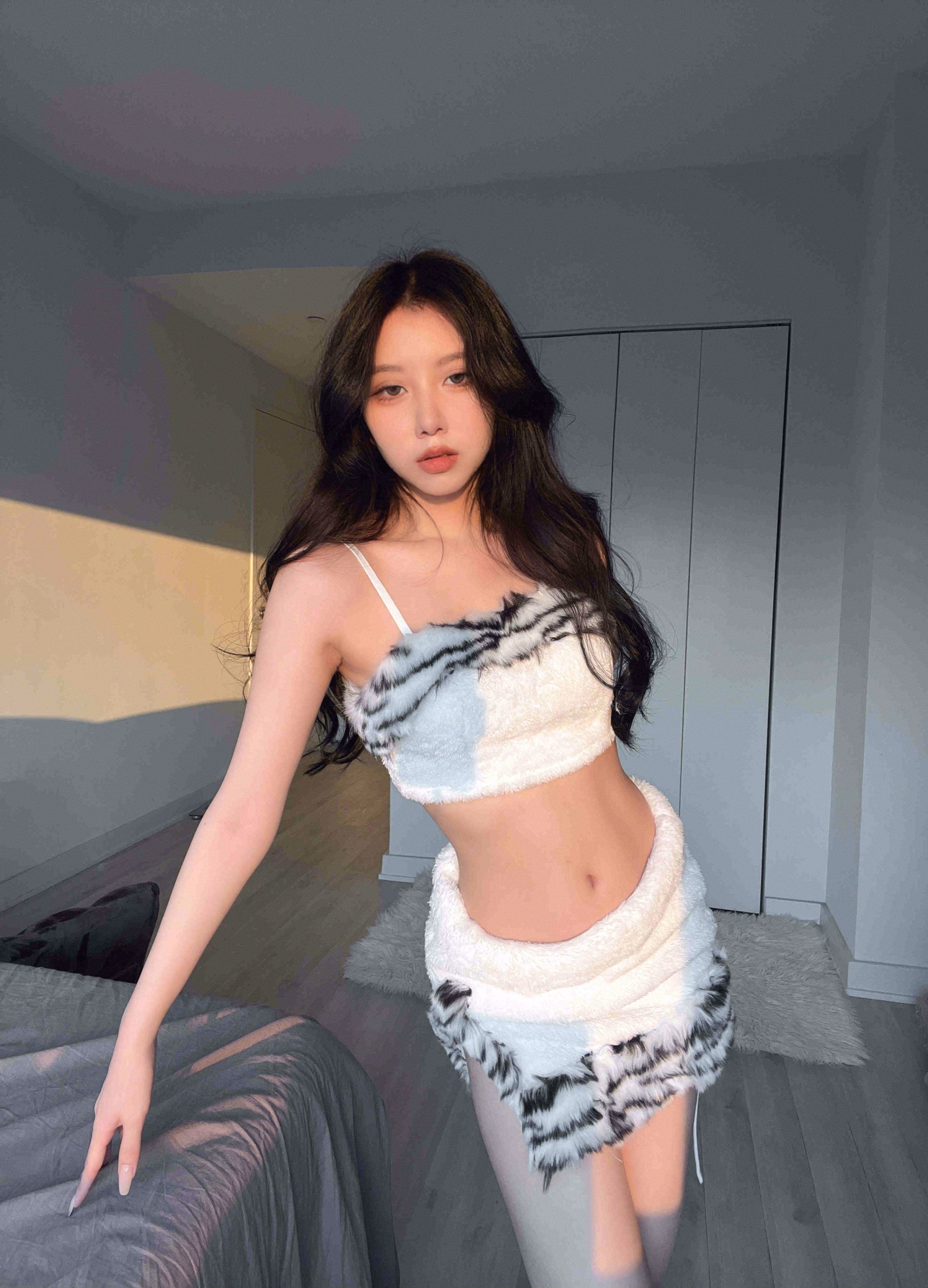 动漫博主果咩酱w – 小老虎 [45P] - 秀人网免费无水印在线套图写真