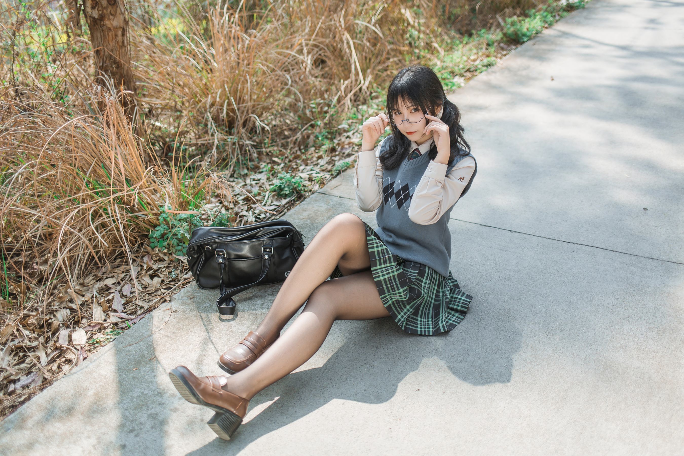 [萝莉COS] 逐月su – 乡间小路 [45P] - 秀人网免费无水印在线套图写真